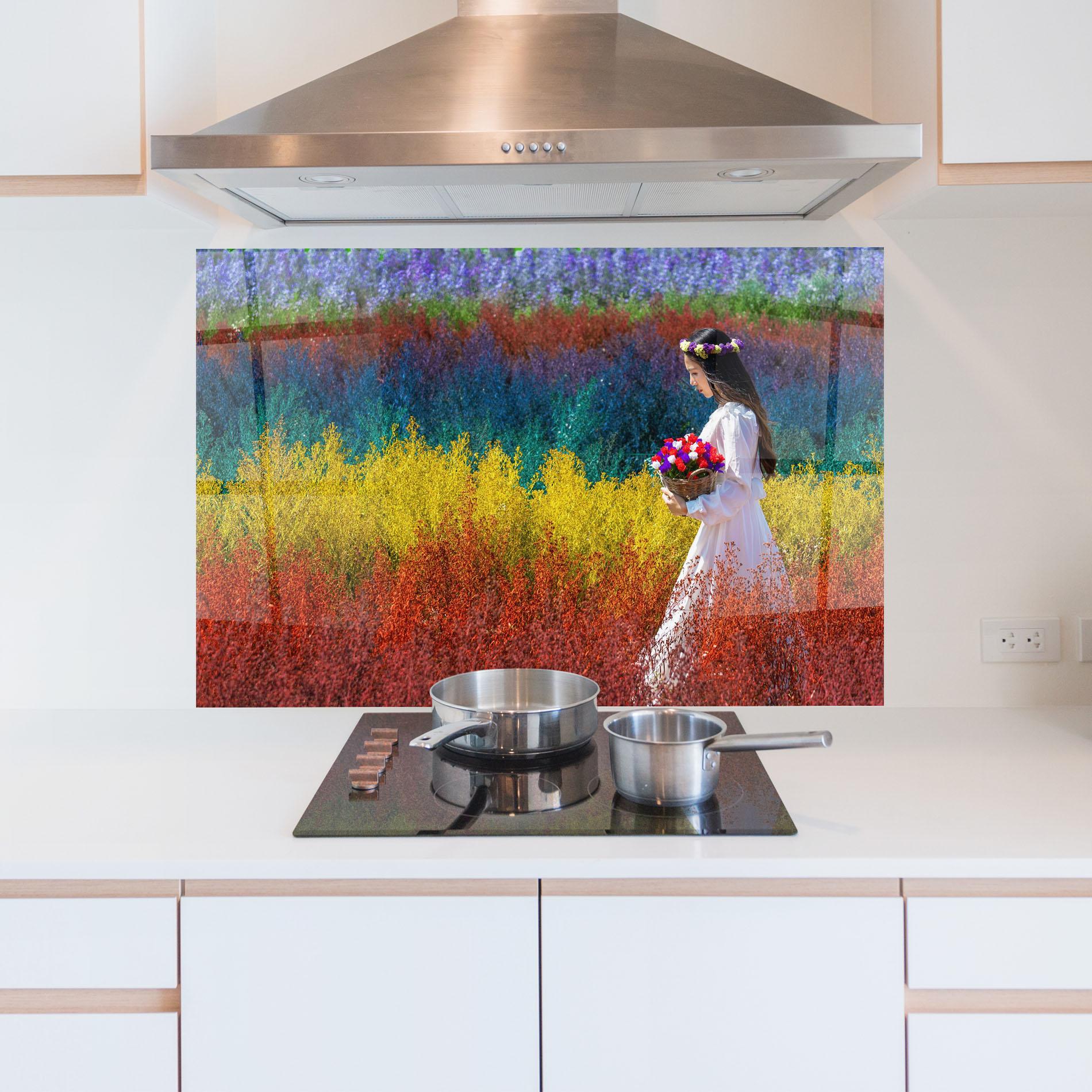 Küchenrückwand Glas Holding Spring Flowers mockup 5