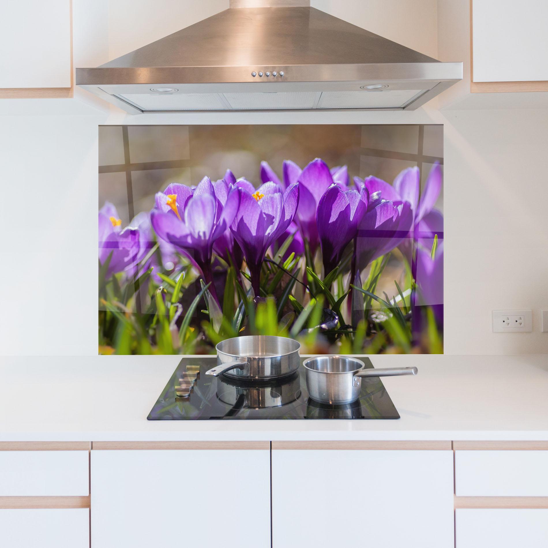 Küchenrückwand Glas Purple Spring Flower mockup 5