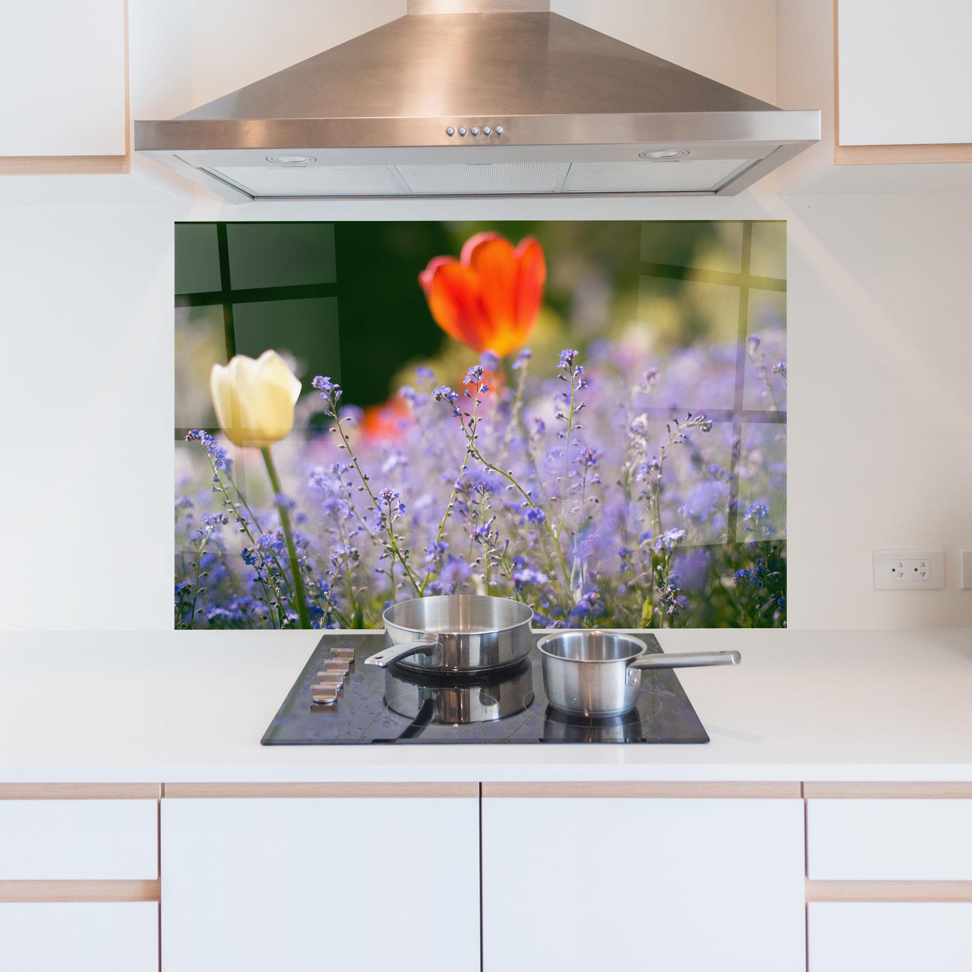 Küchenrückwand Glas Small Little Spring Flower mockup 5