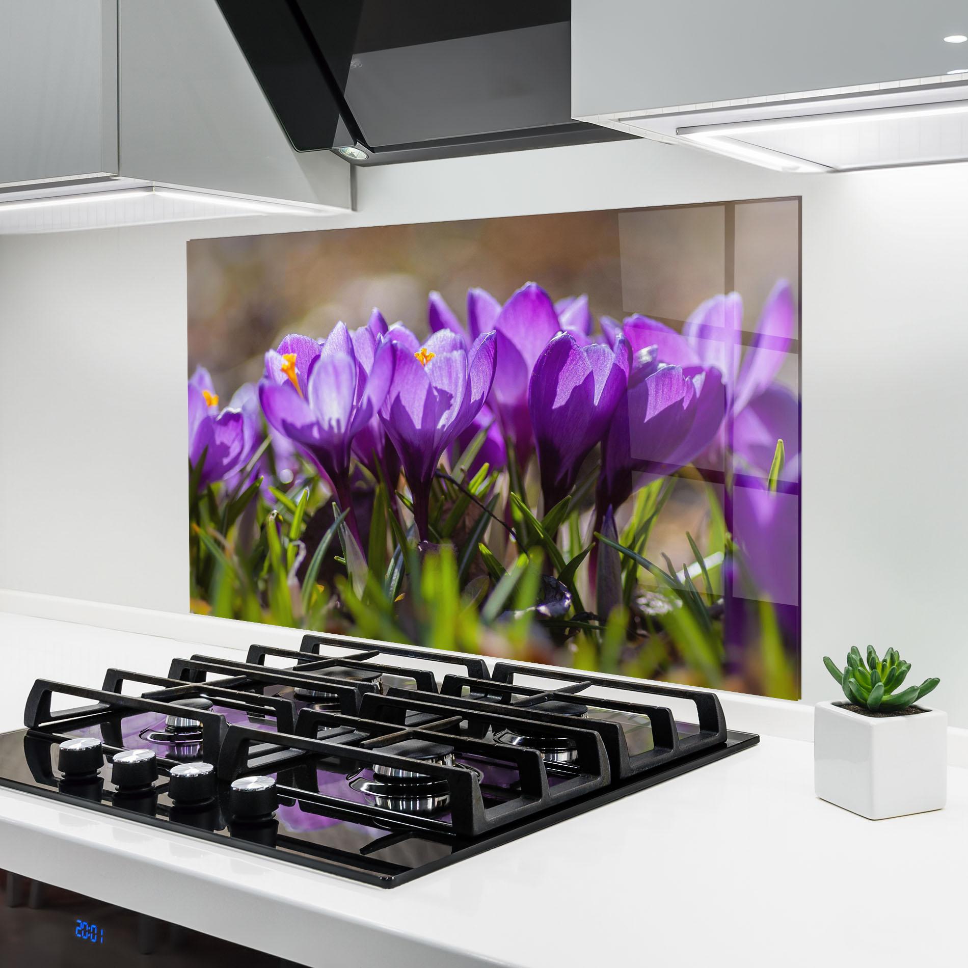 Küchenrückwand Glas Purple Spring Flower mockup 6