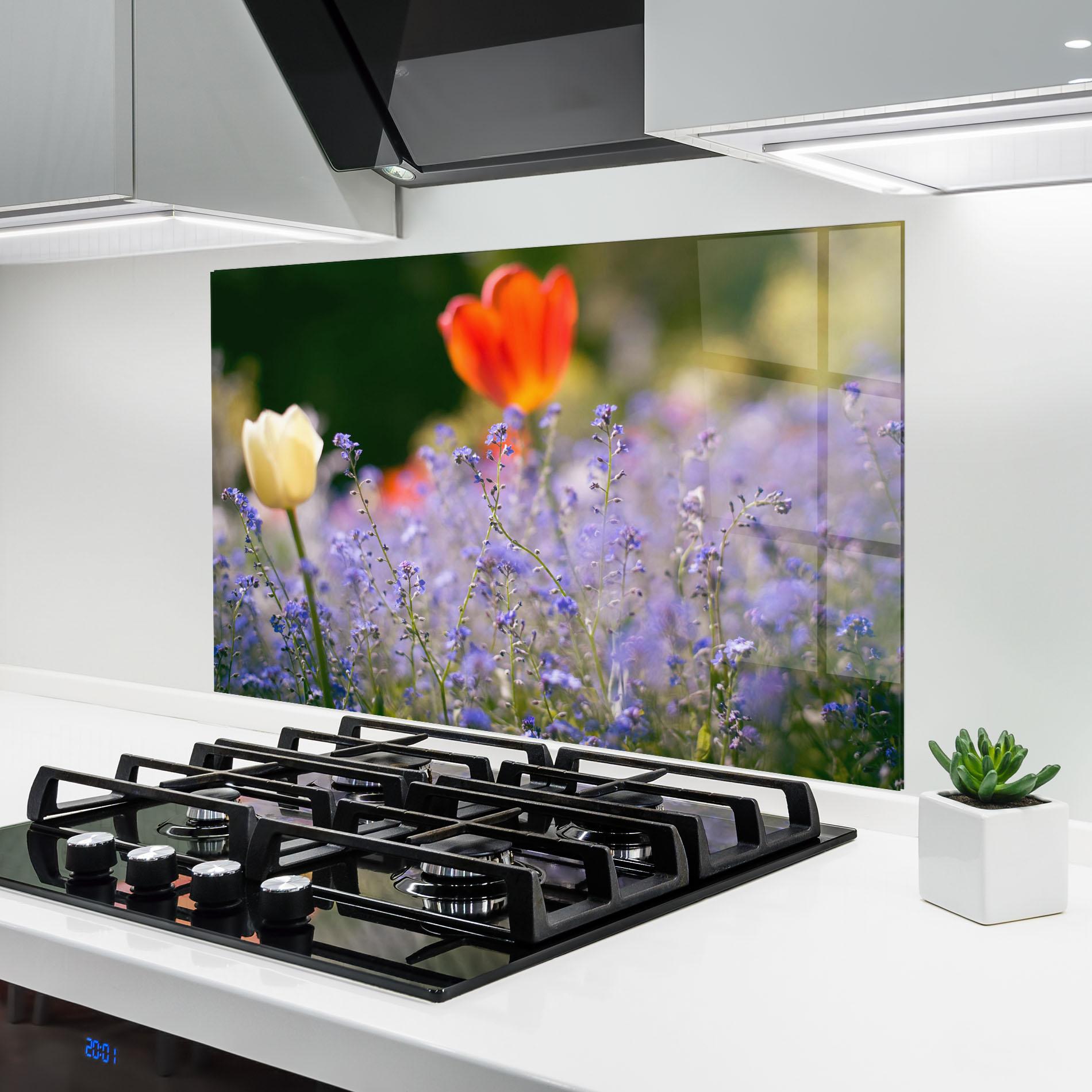 Küchenrückwand Glas Small Little Spring Flower mockup 6