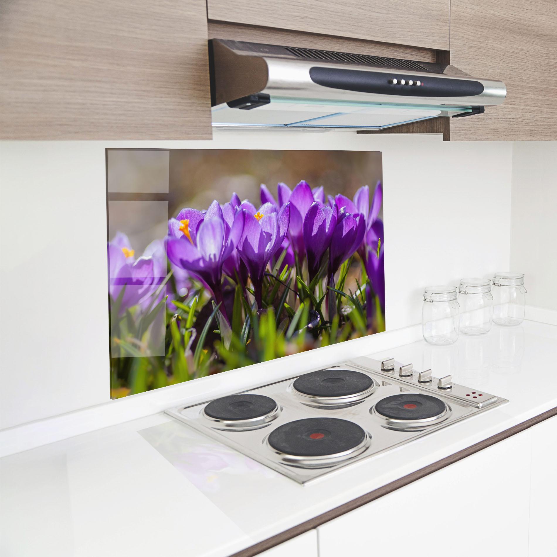 Küchenrückwand Glas Purple Spring Flower mockup 8