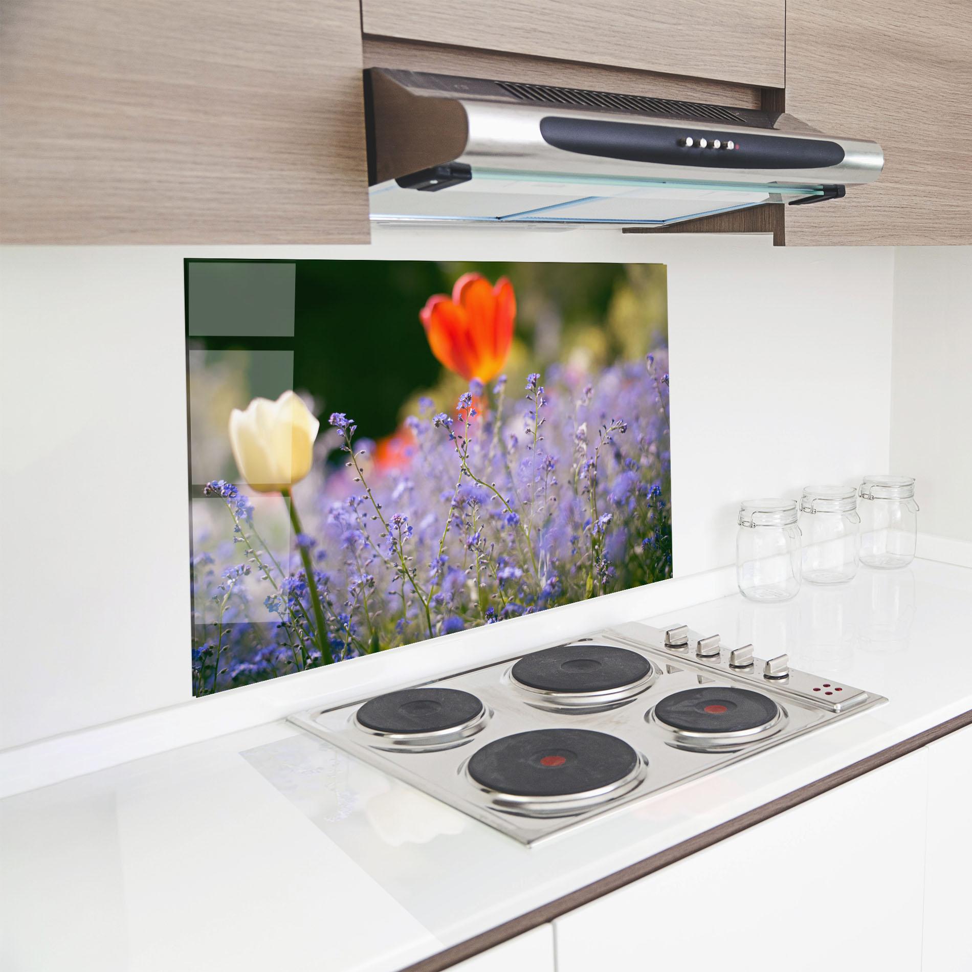 Küchenrückwand Glas Small Little Spring Flower mockup 8
