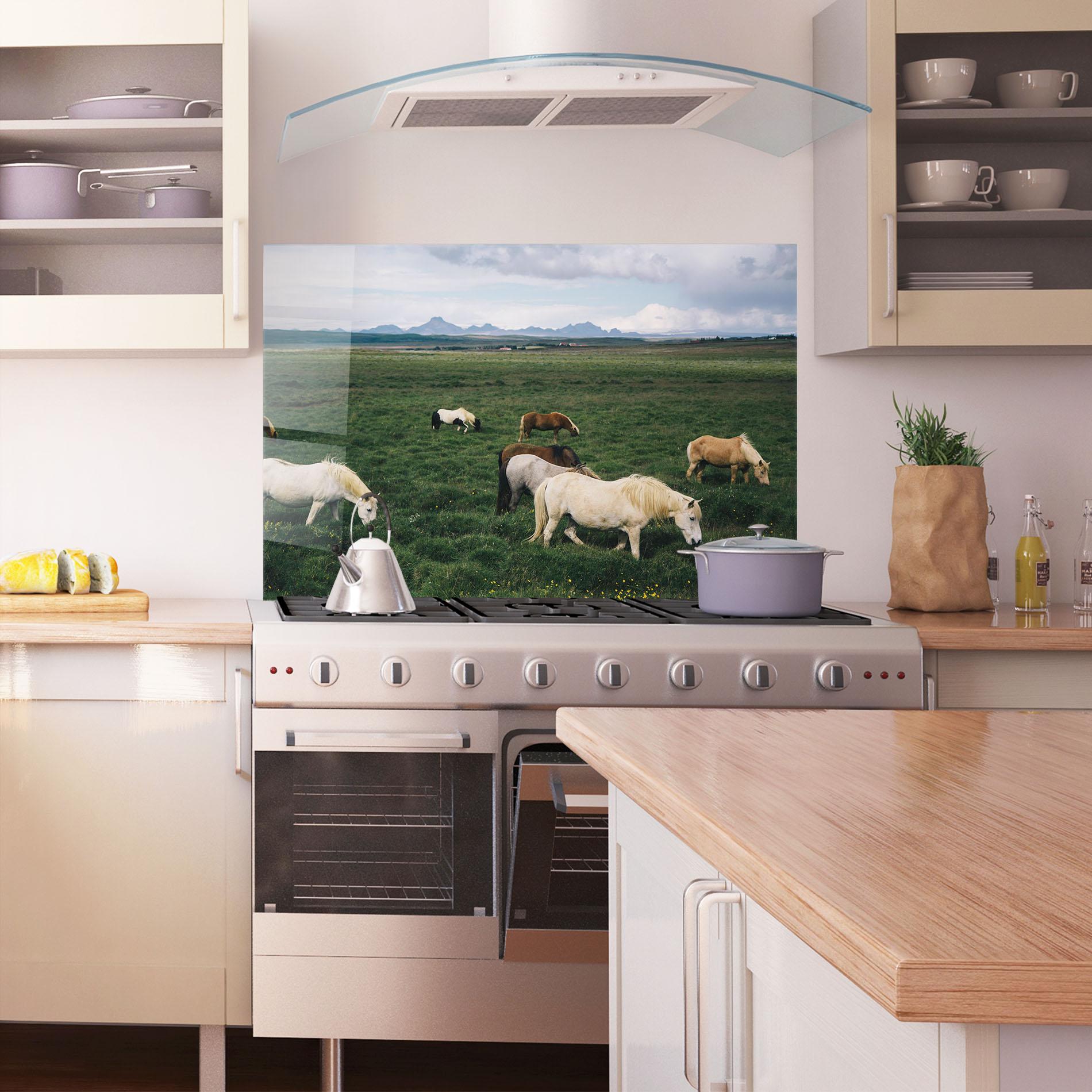 Küchenrückwand Glas Countryside Horses mockup 1
