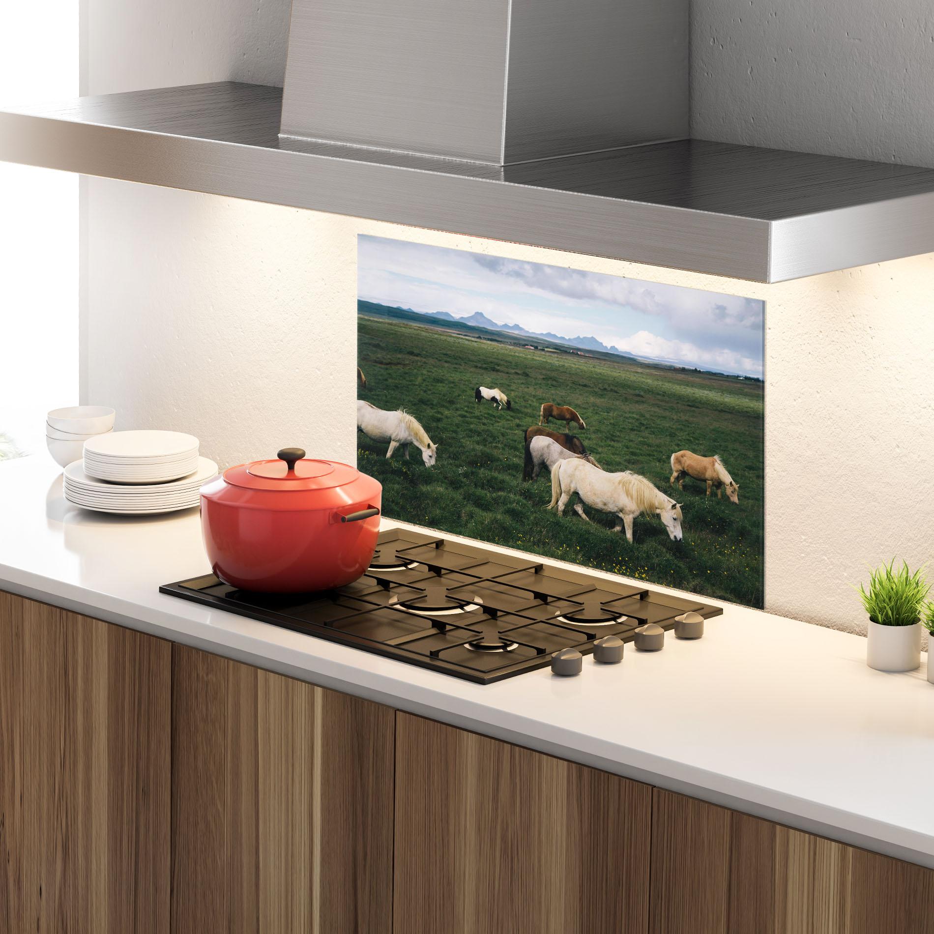 Küchenrückwand Glas Countryside Horses mockup 4