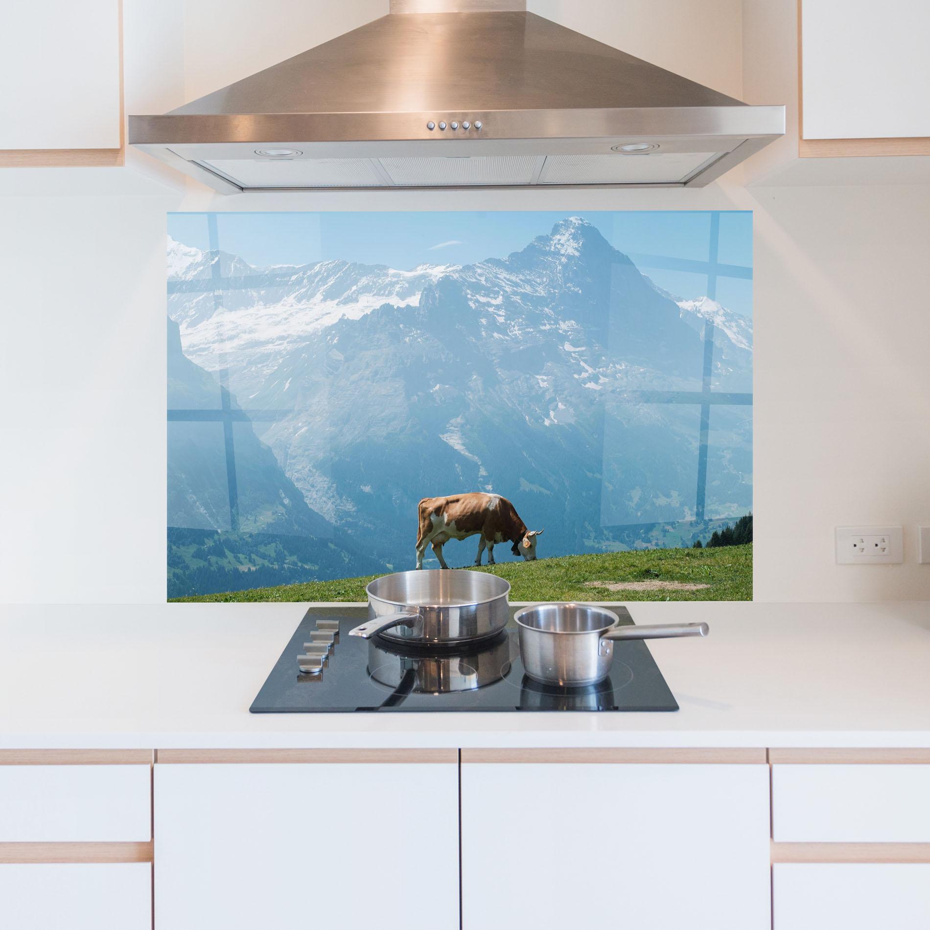Küchenrückwand Glas Cow Mountain mockup 5