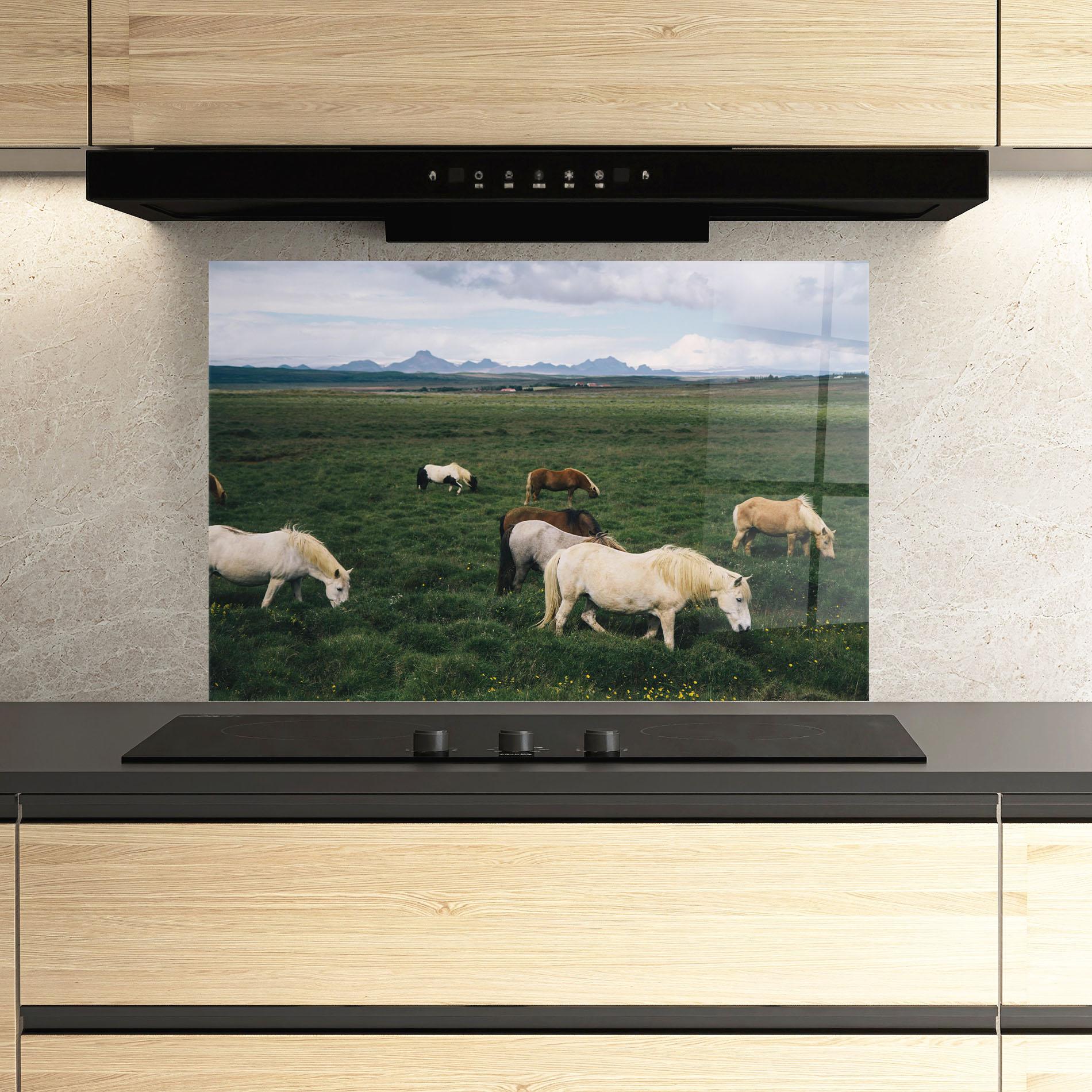 Küchenrückwand Glas Countryside Horses mockup 3