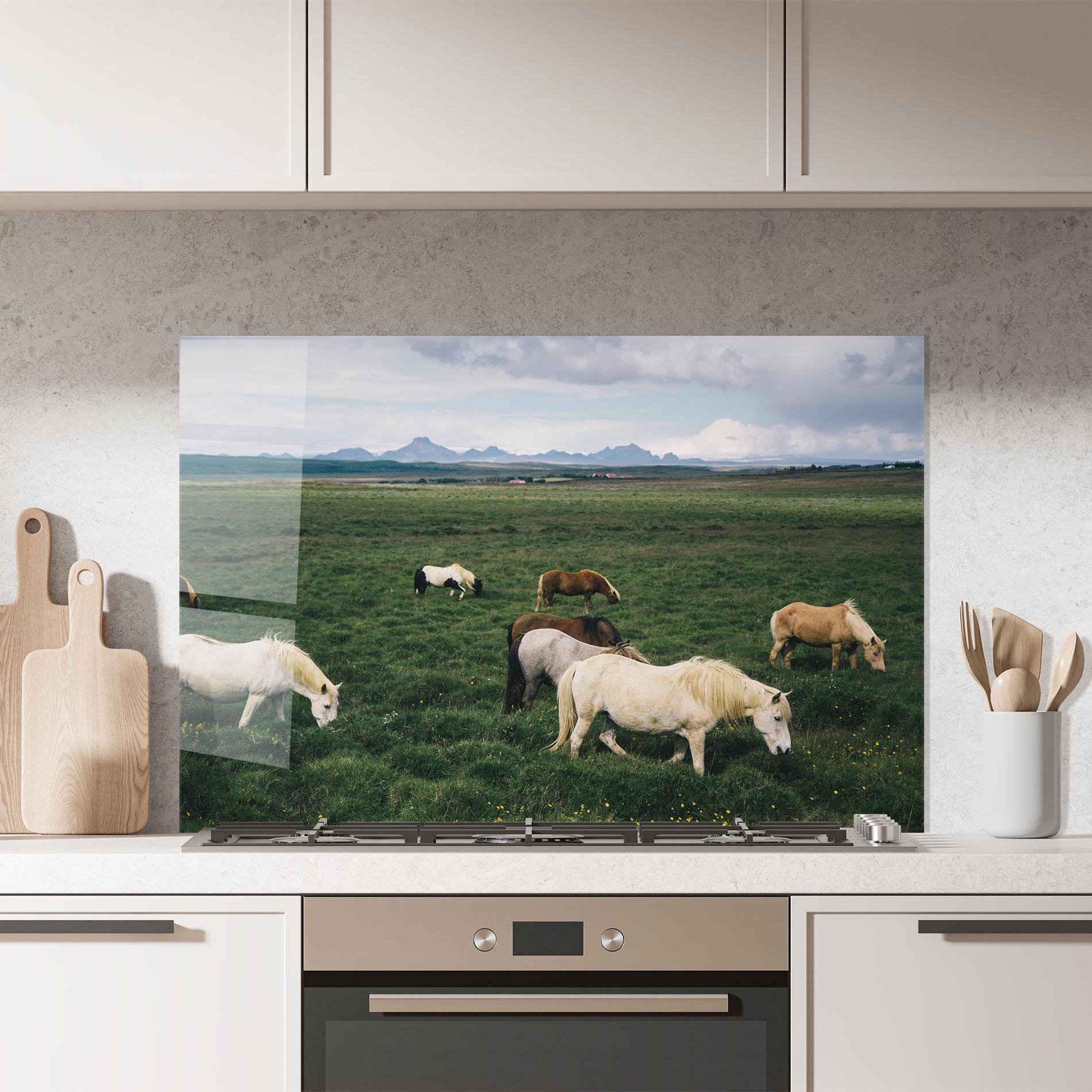 Küchenrückwand Glas Countryside Horses mockup 7