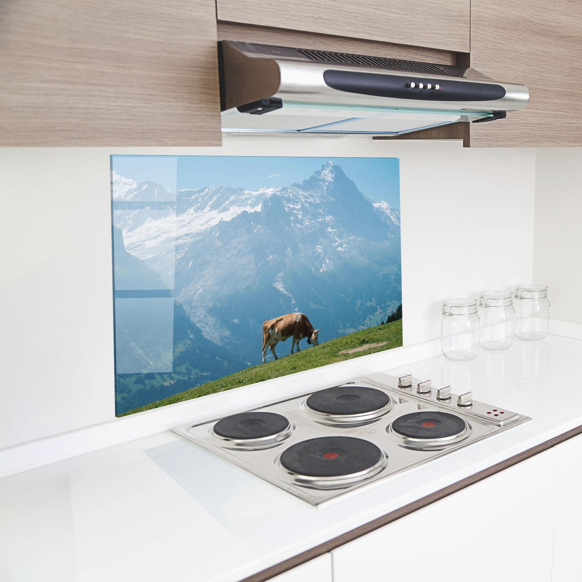 Küchenrückwand Glas Cow Mountain mockup 8