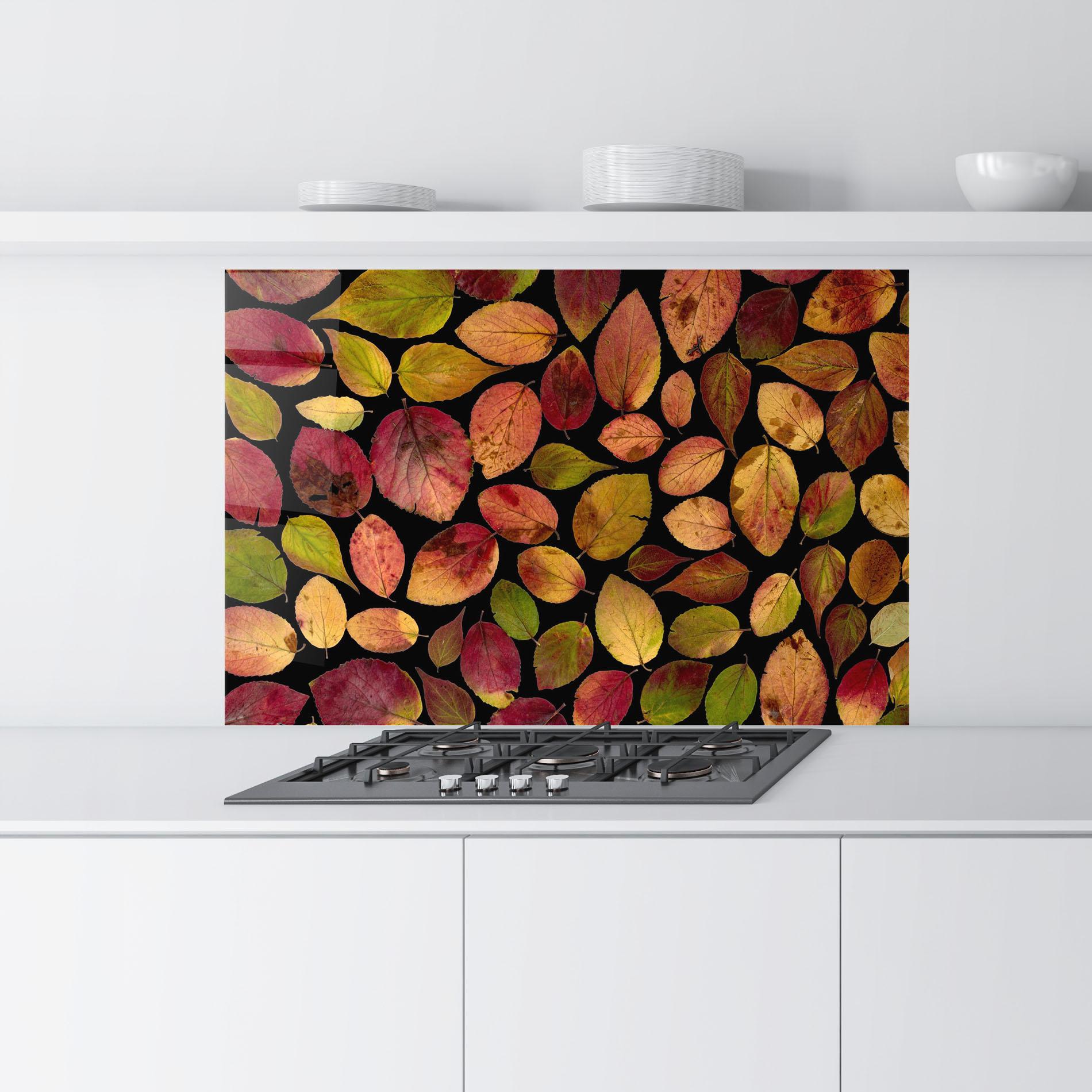 Küchenrückwand Glas Carpet Of Leaves mockup 9