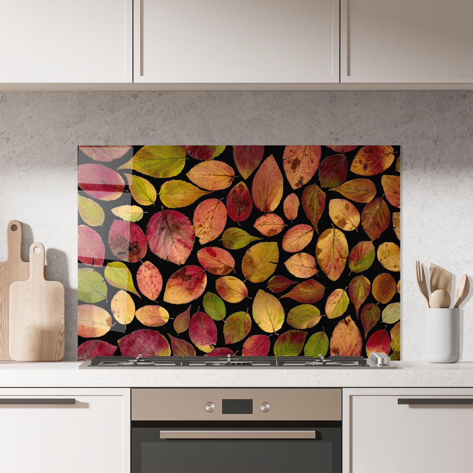 Küchenrückwand Glas Carpet Of Leaves mockup 7