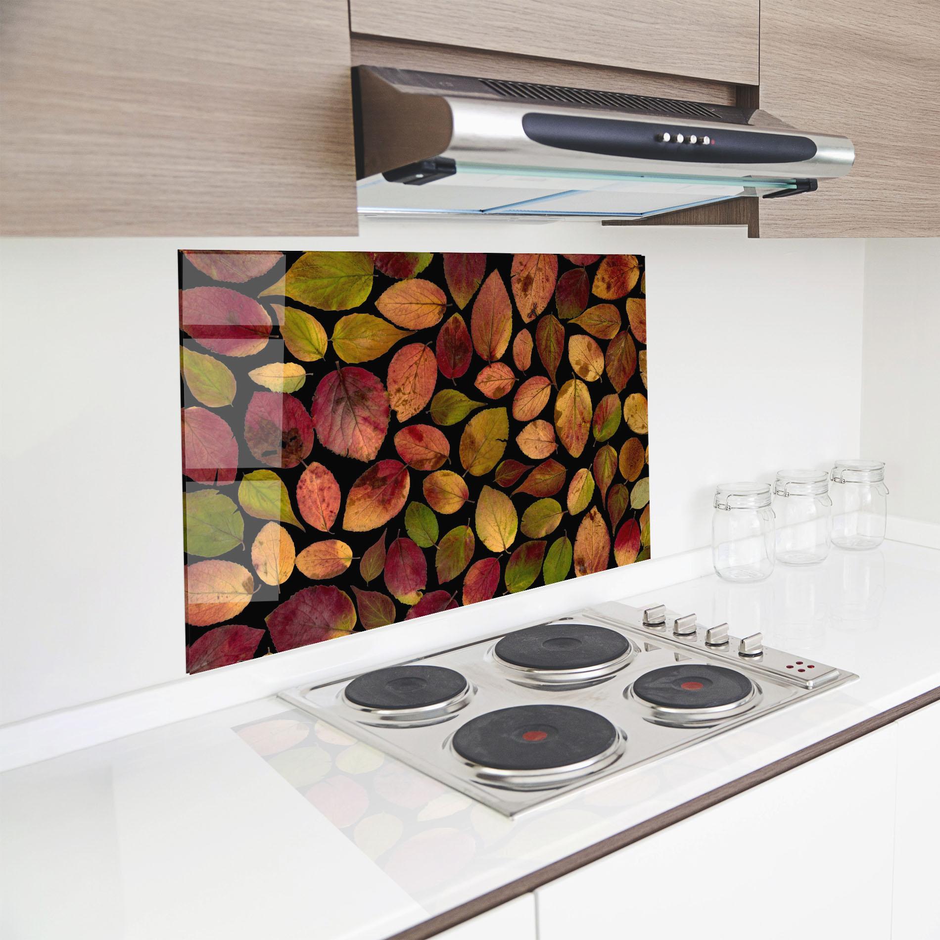 Küchenrückwand Glas Carpet Of Leaves mockup 8