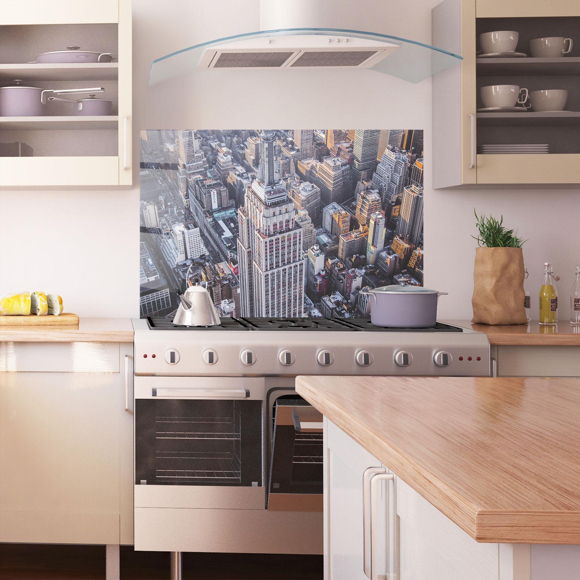 Küchenrückwand Glas Big Grey Tower mockup 1