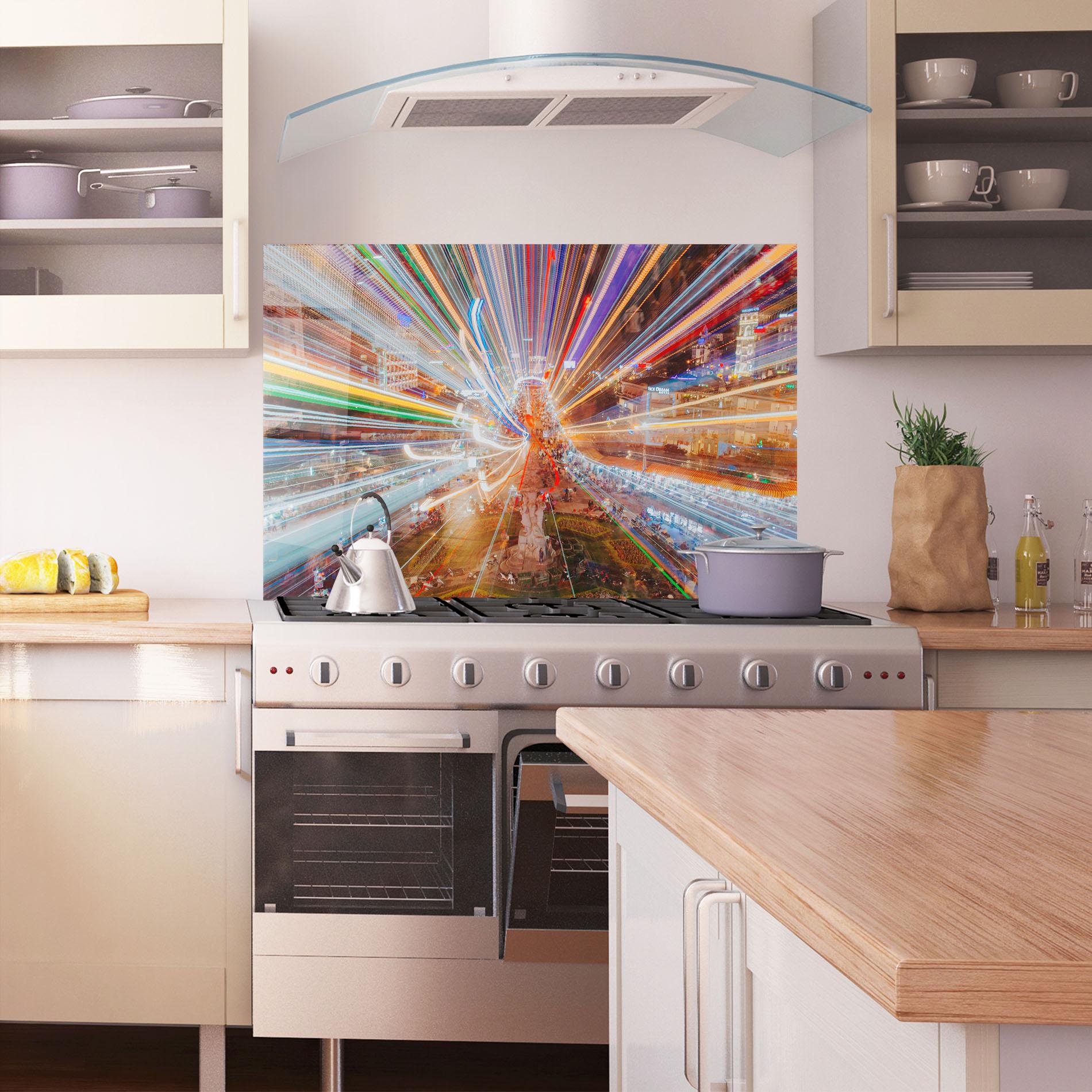 Küchenrückwand Glas Colorful Light City mockup 1