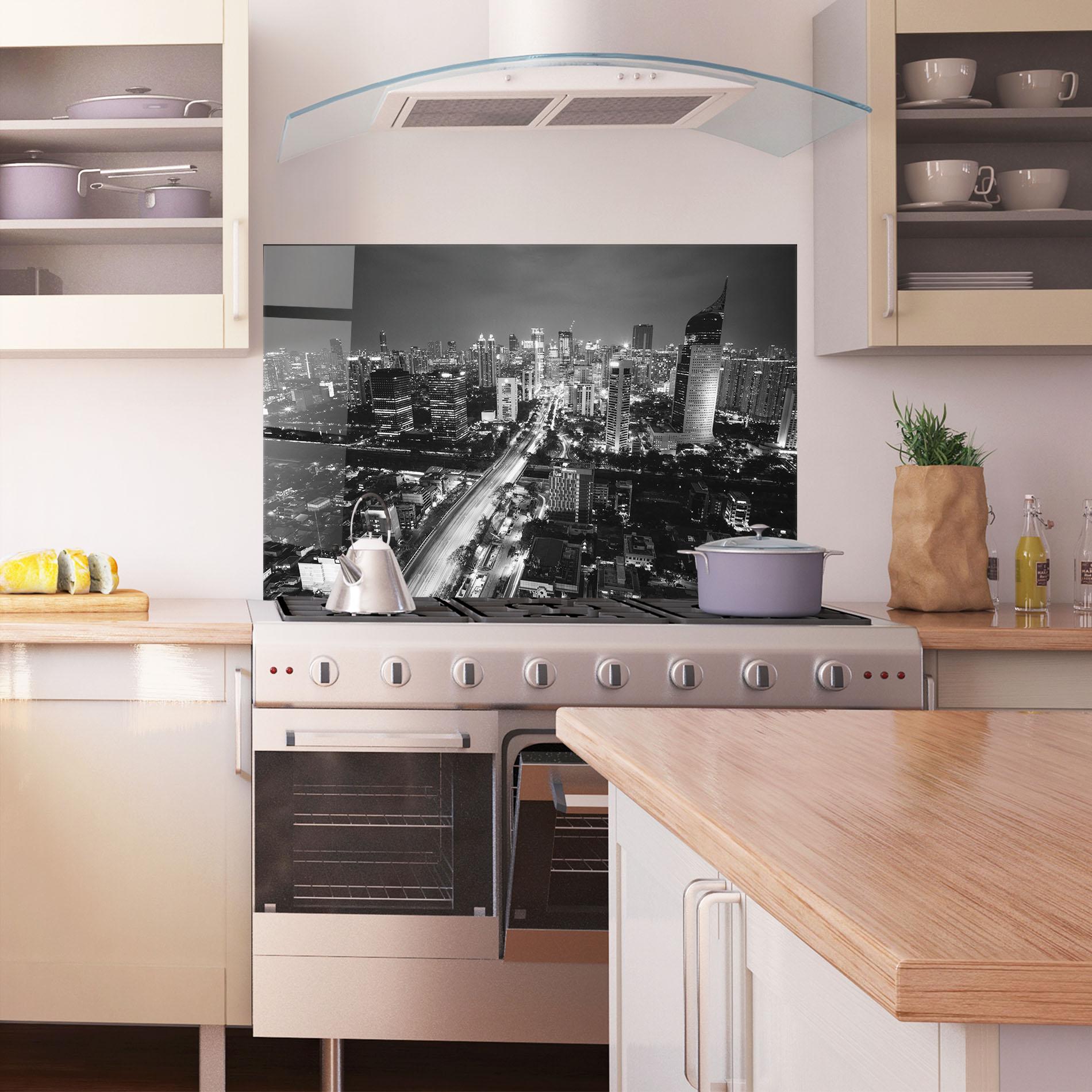 Küchenrückwand Glas Grey Lights City mockup 1