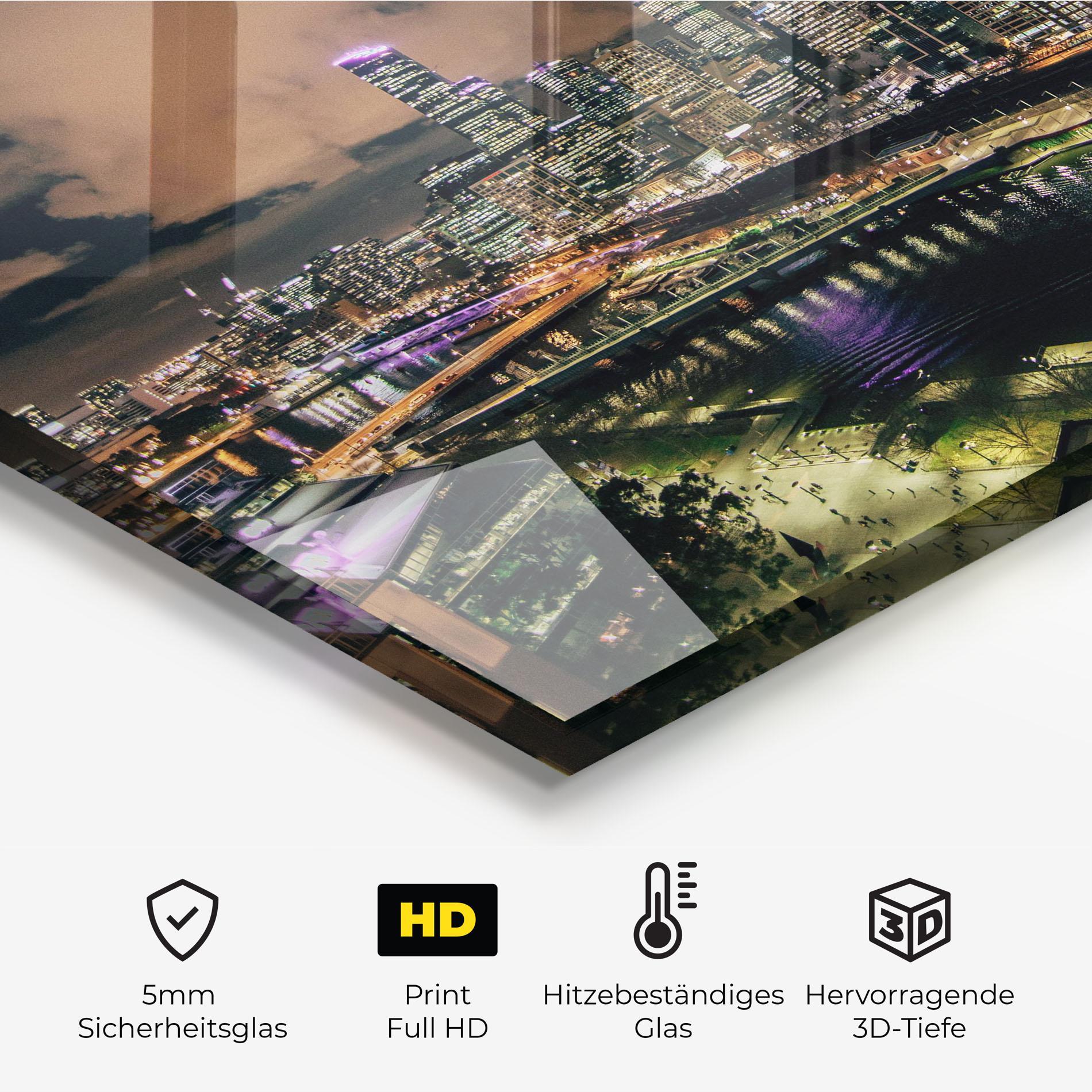 Küchenrückwand Glas Green Purple City mockup 2