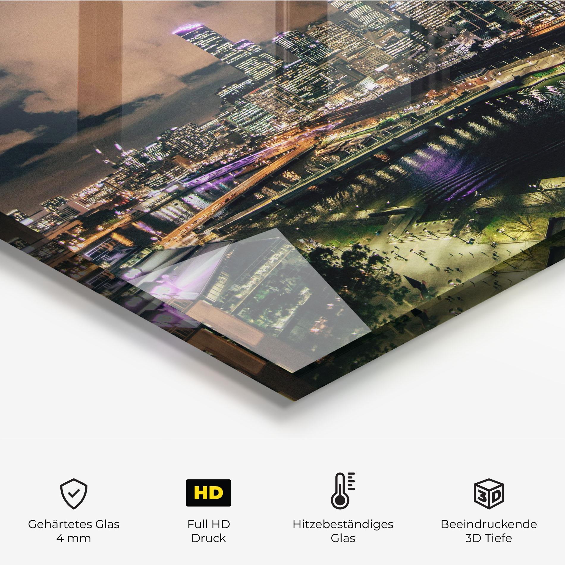 Küchenrückwand Glas Green Purple City mockup 2