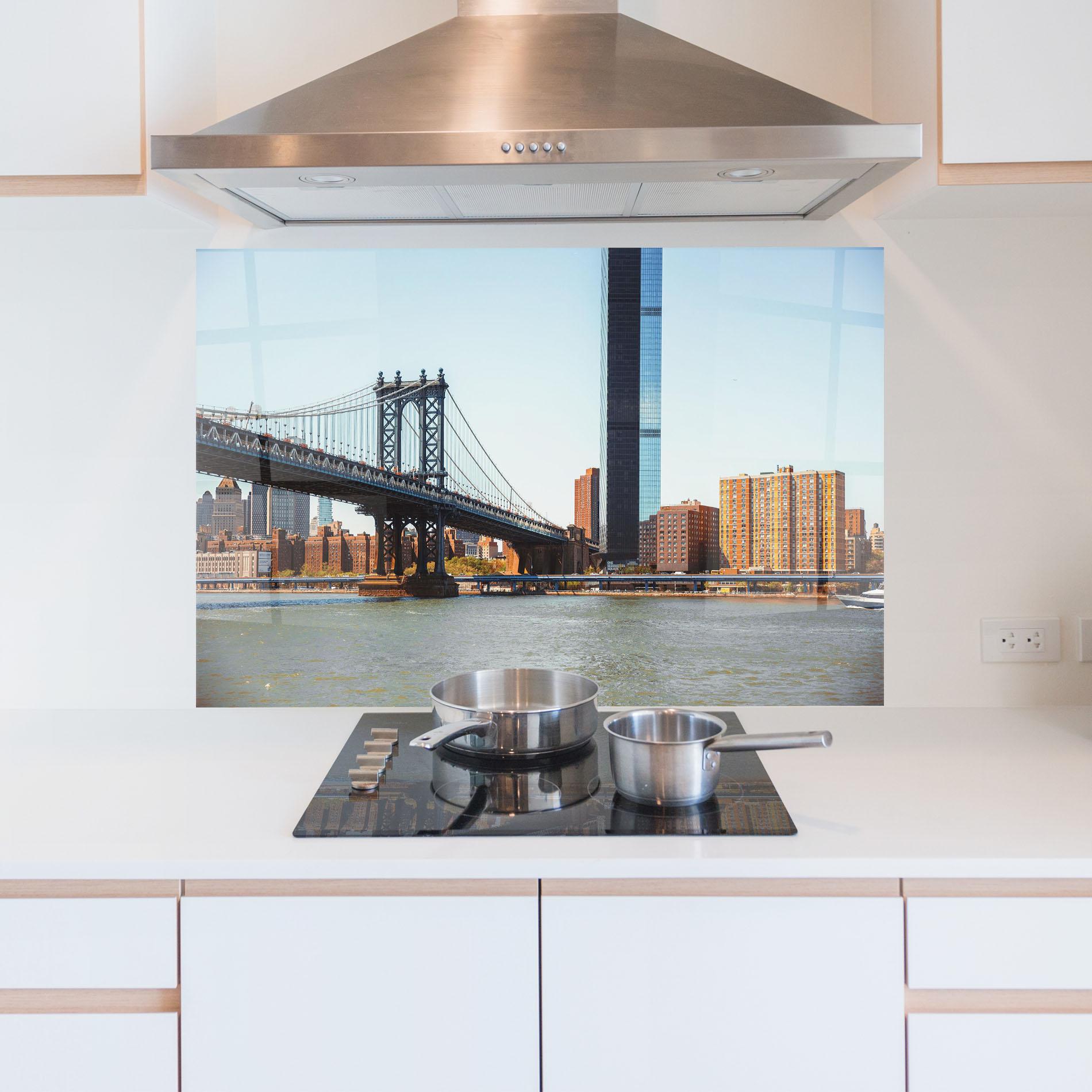 Küchenrückwand Glas Big City Bridge mockup 5