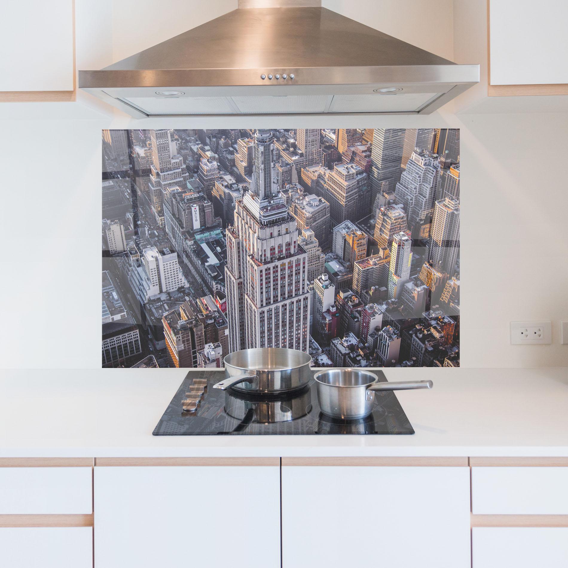 Küchenrückwand Glas Big Grey Tower mockup 5