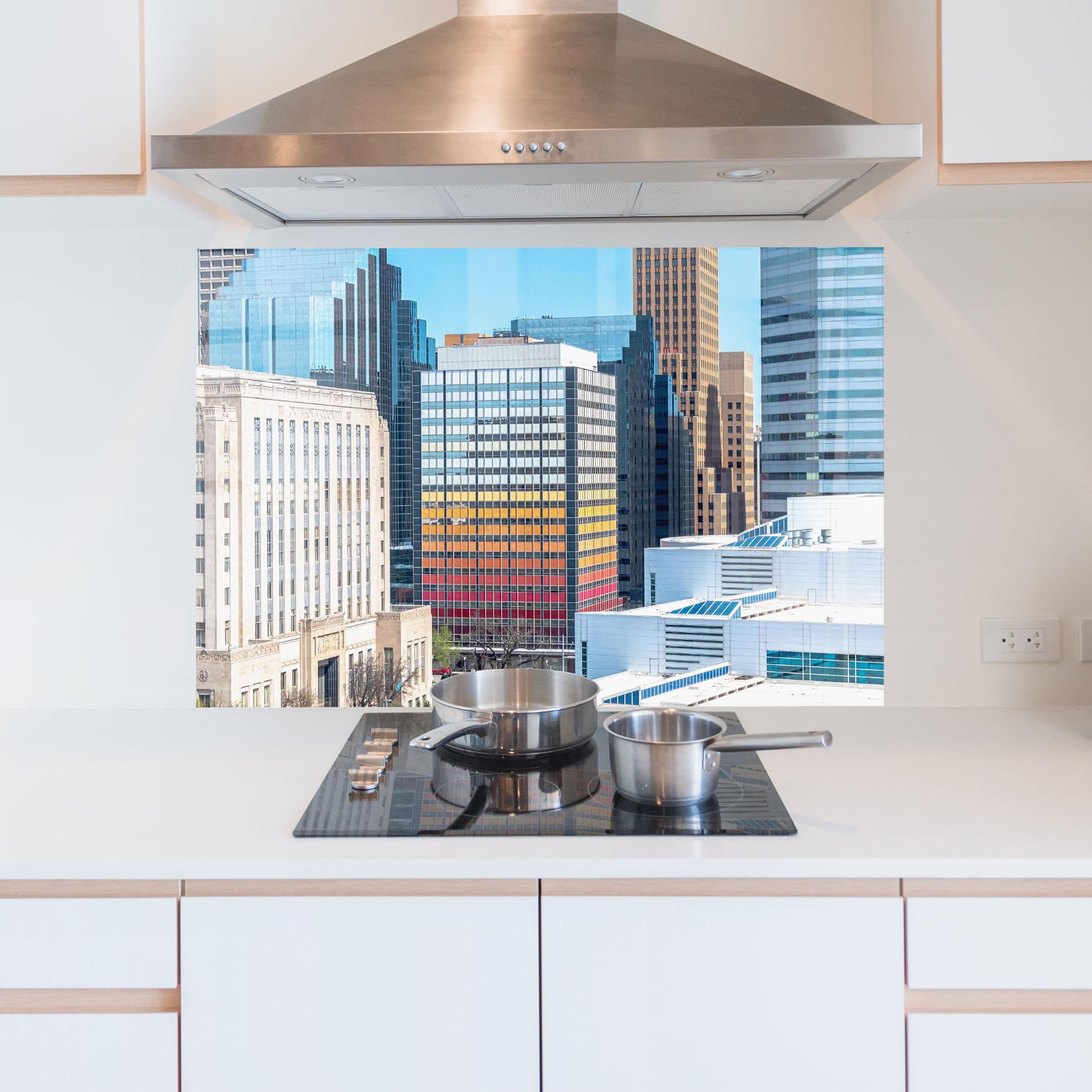 Küchenrückwand Glas Colorful Urban Building mockup 5