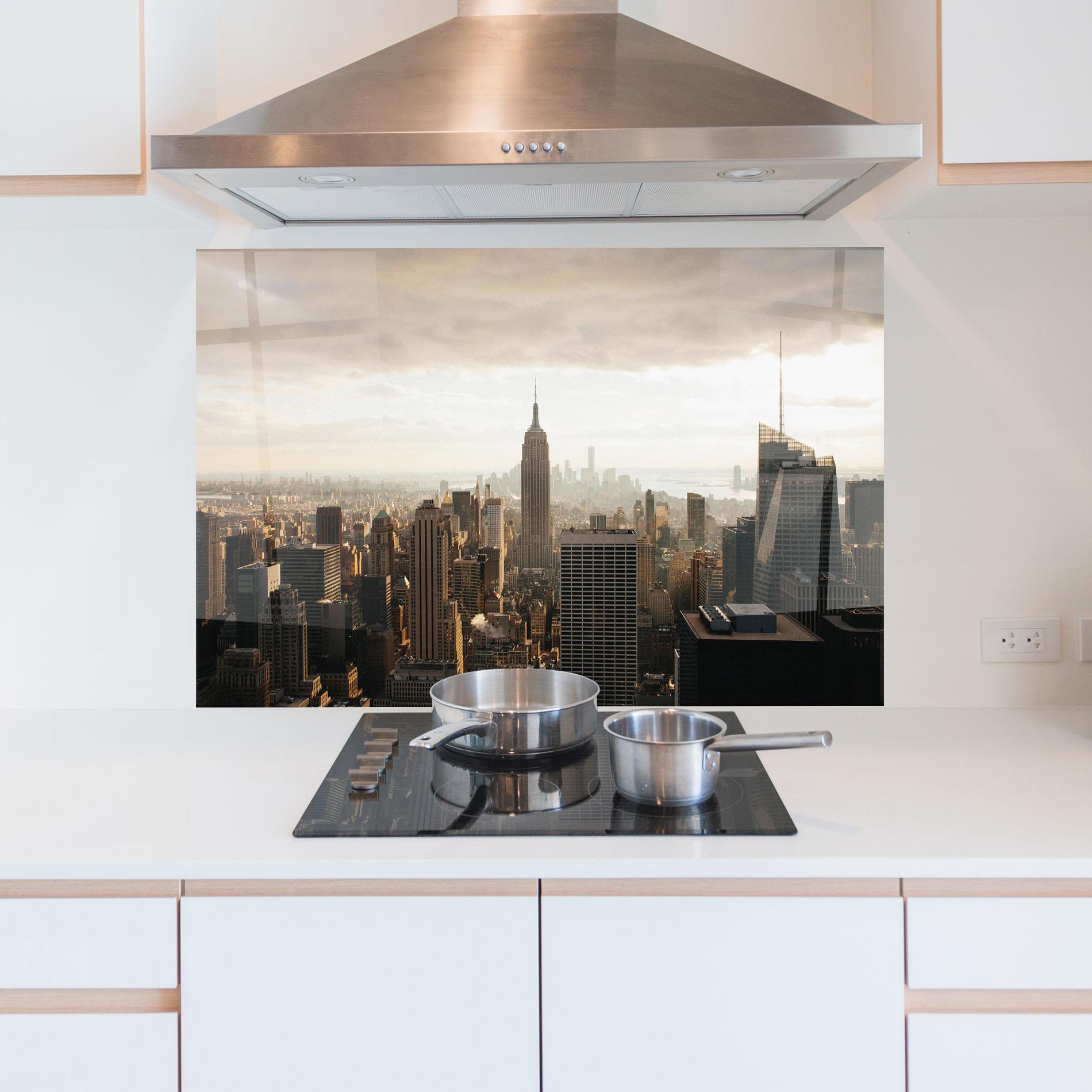 Küchenrückwand Glas Grey Cloud Buildings mockup 5