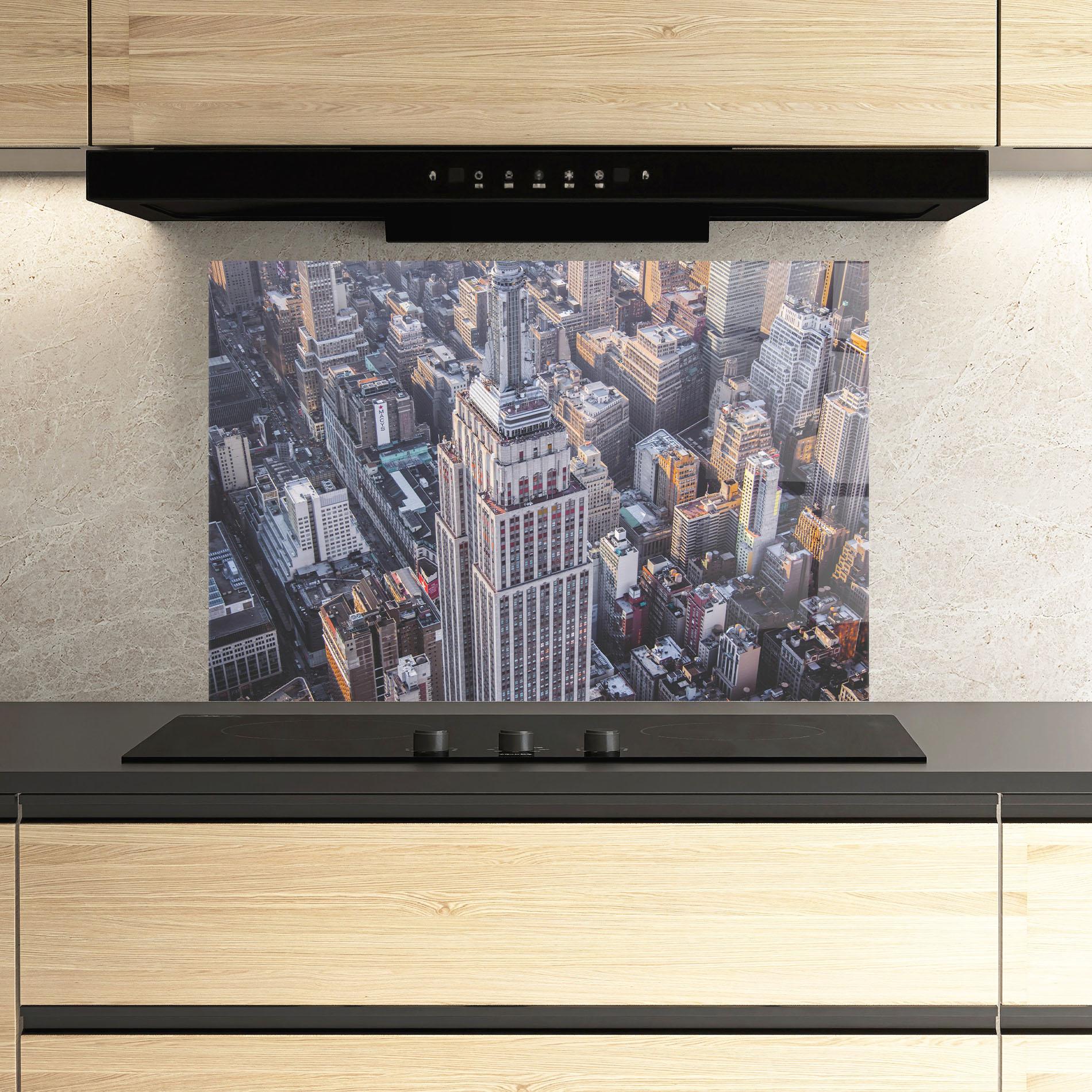 Küchenrückwand Glas Big Grey Tower mockup 3