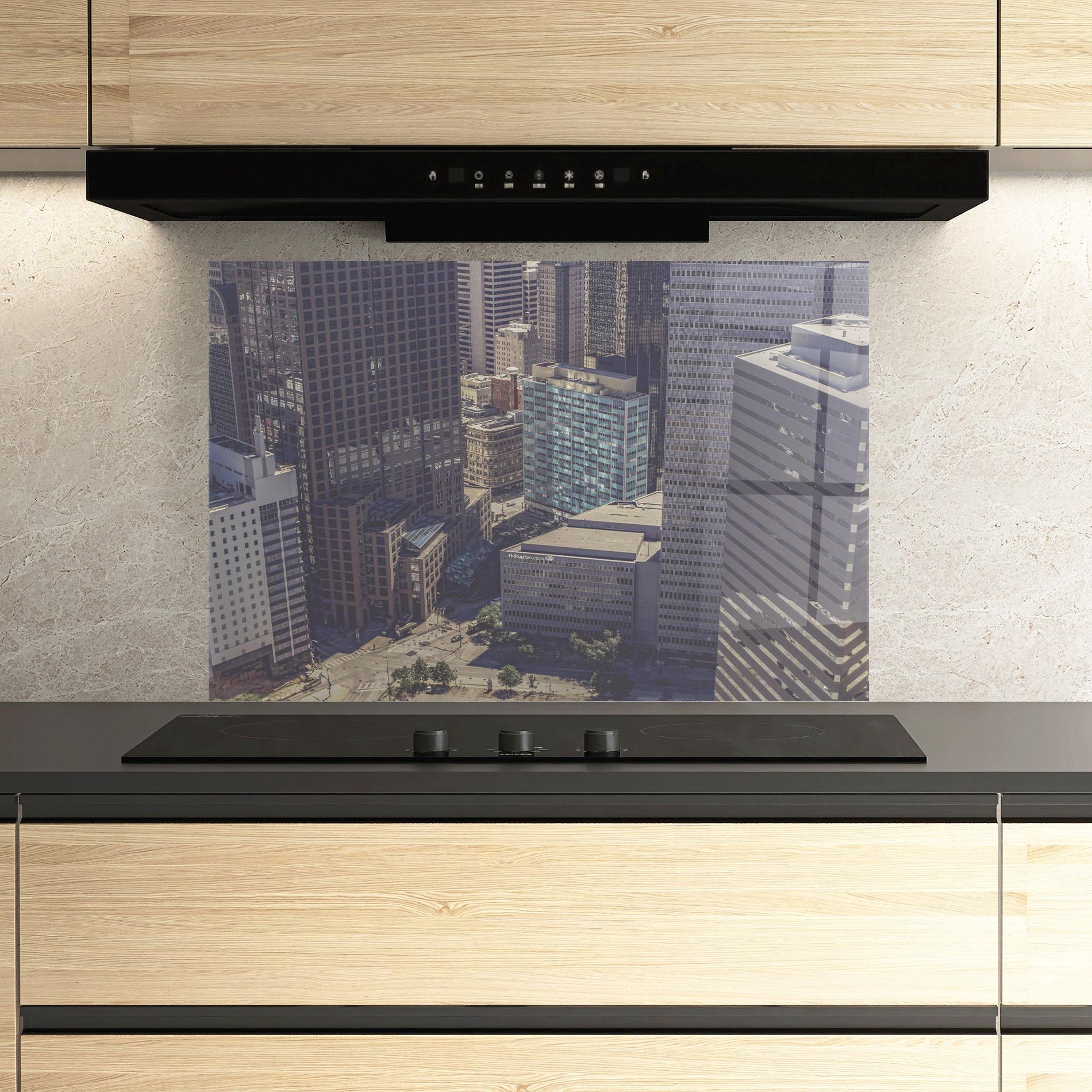 Küchenrückwand Glas Cream Light Building mockup 3