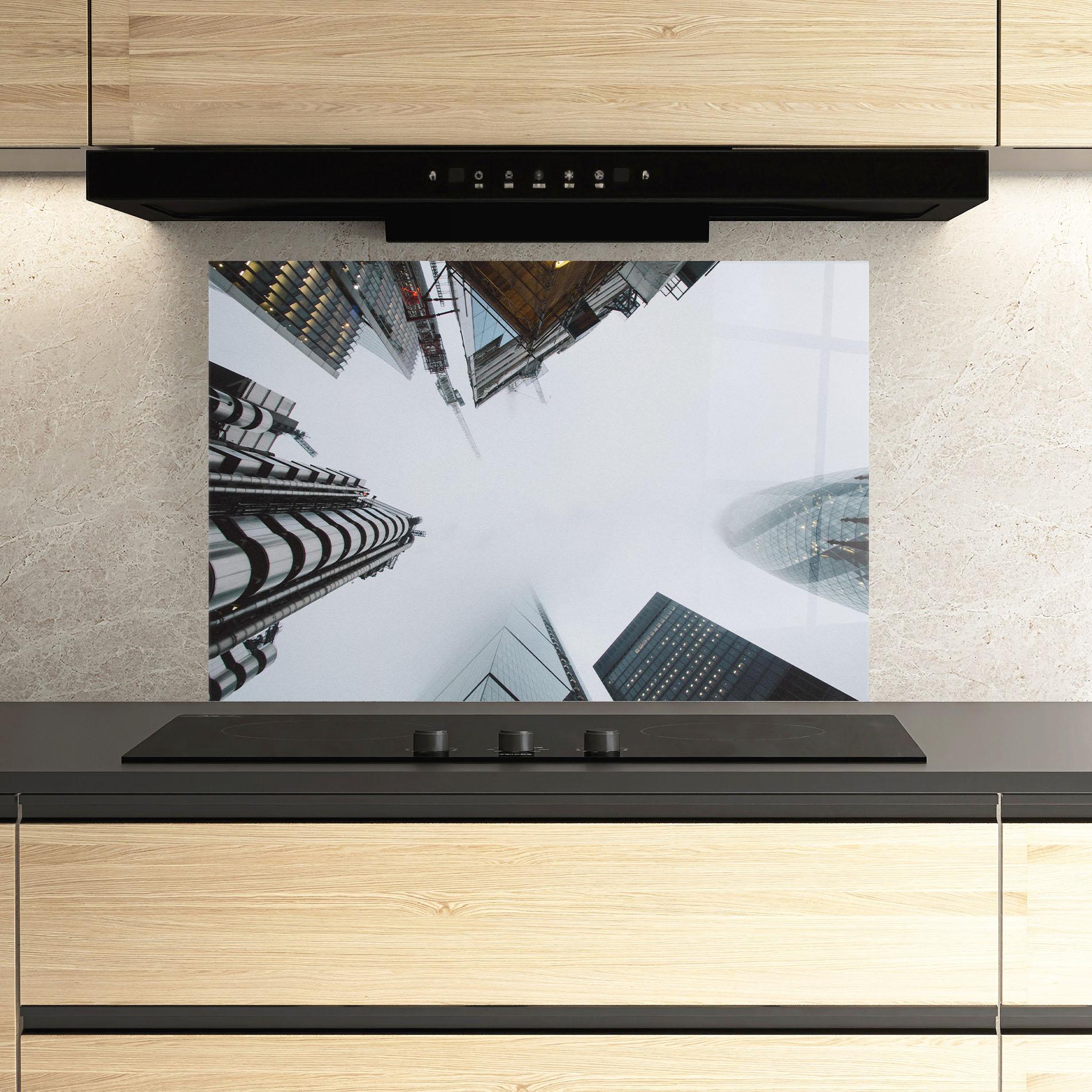 Küchenrückwand Glas Foggy Sky Tower mockup 3