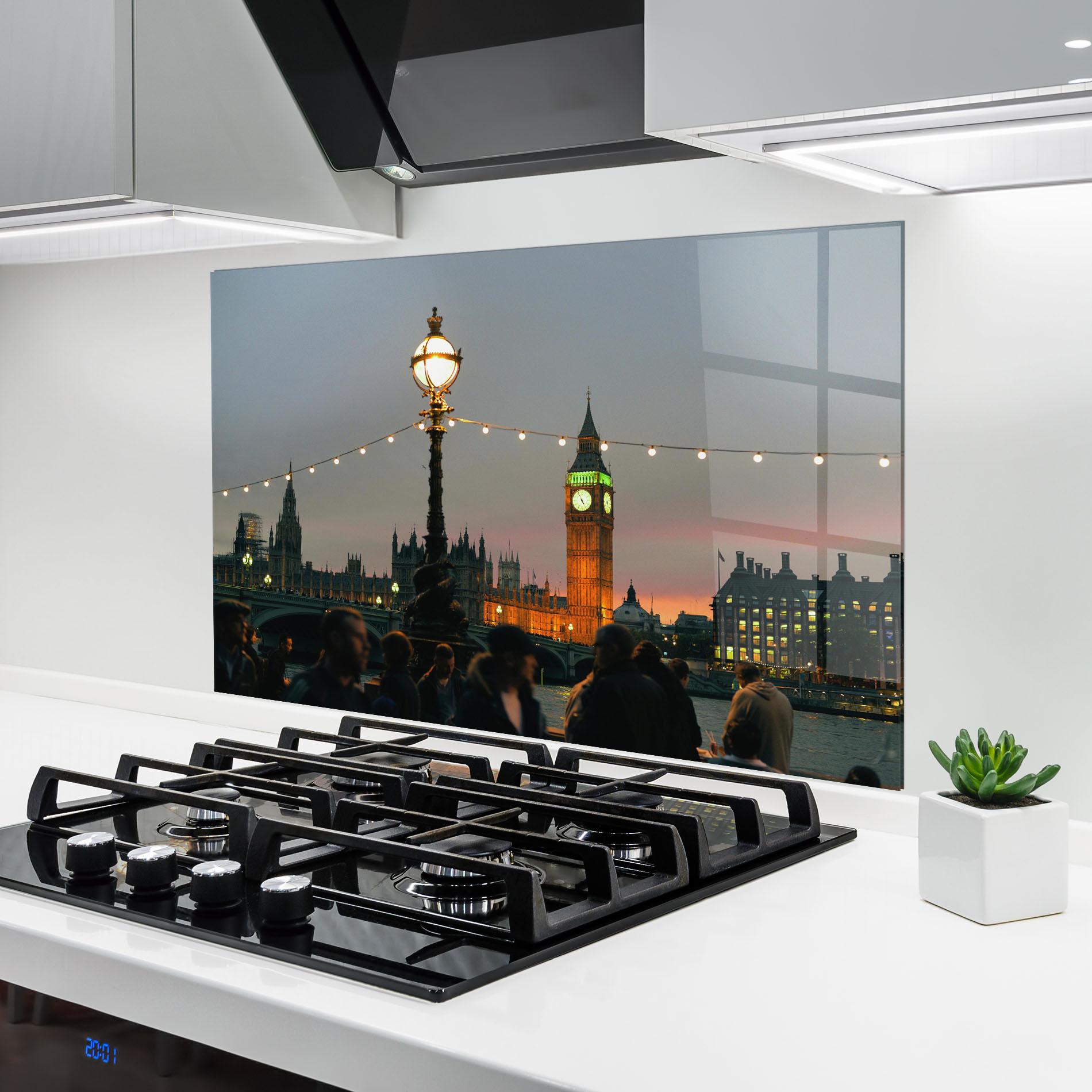 Küchenrückwand Glas Clock Lights mockup 6