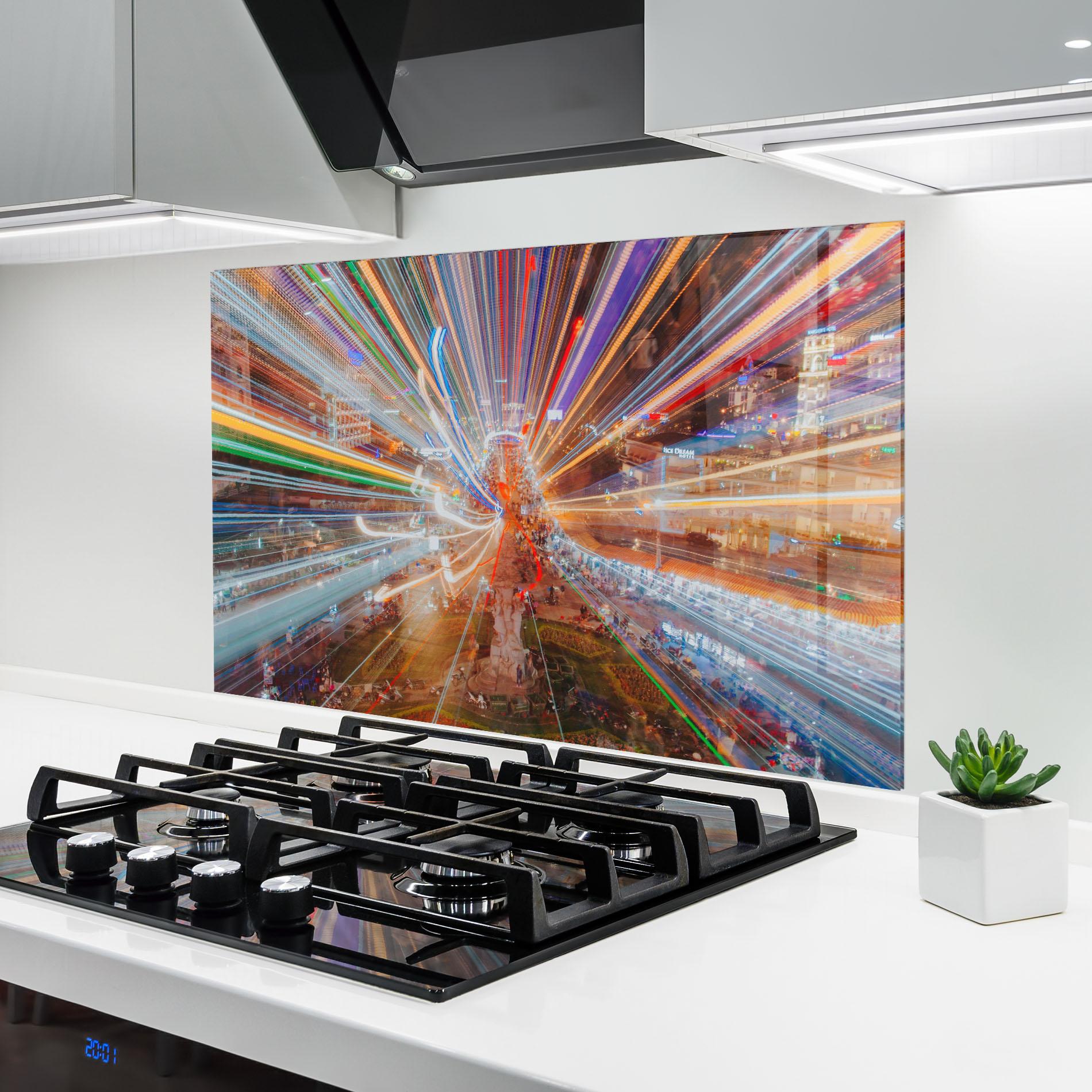 Küchenrückwand Glas Colorful Light City mockup 6