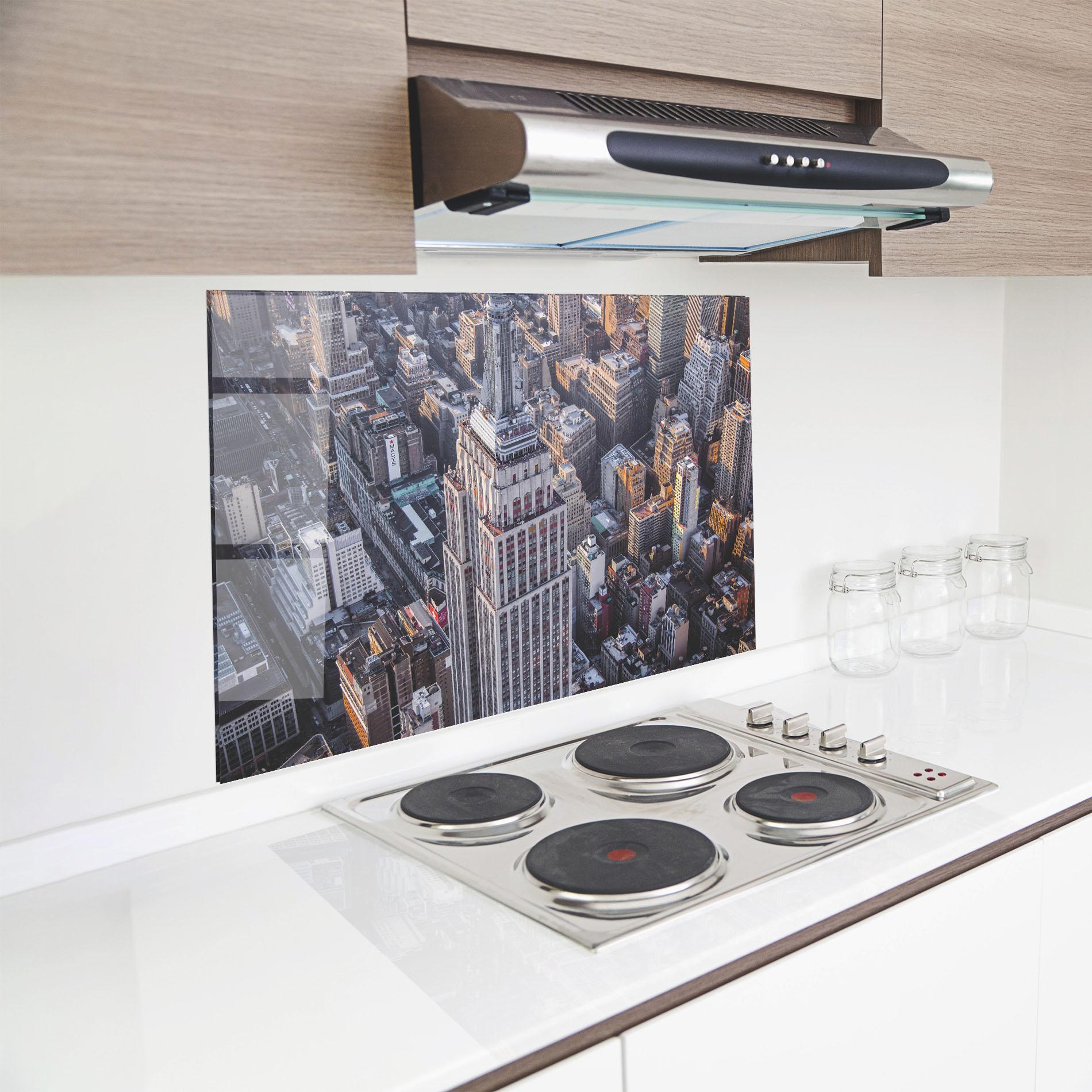 Küchenrückwand Glas Big Grey Tower mockup 8