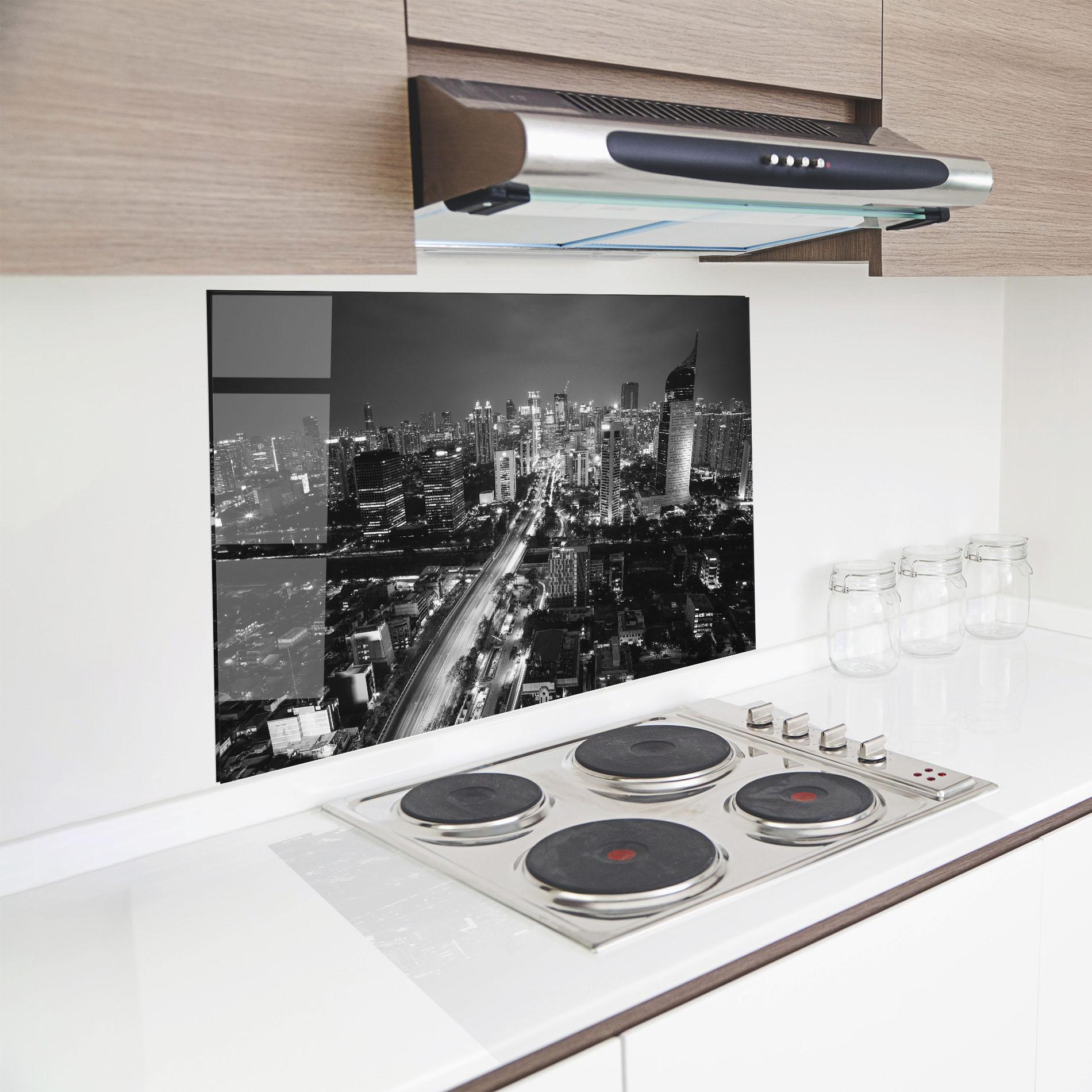 Küchenrückwand Glas Grey Lights City mockup 8