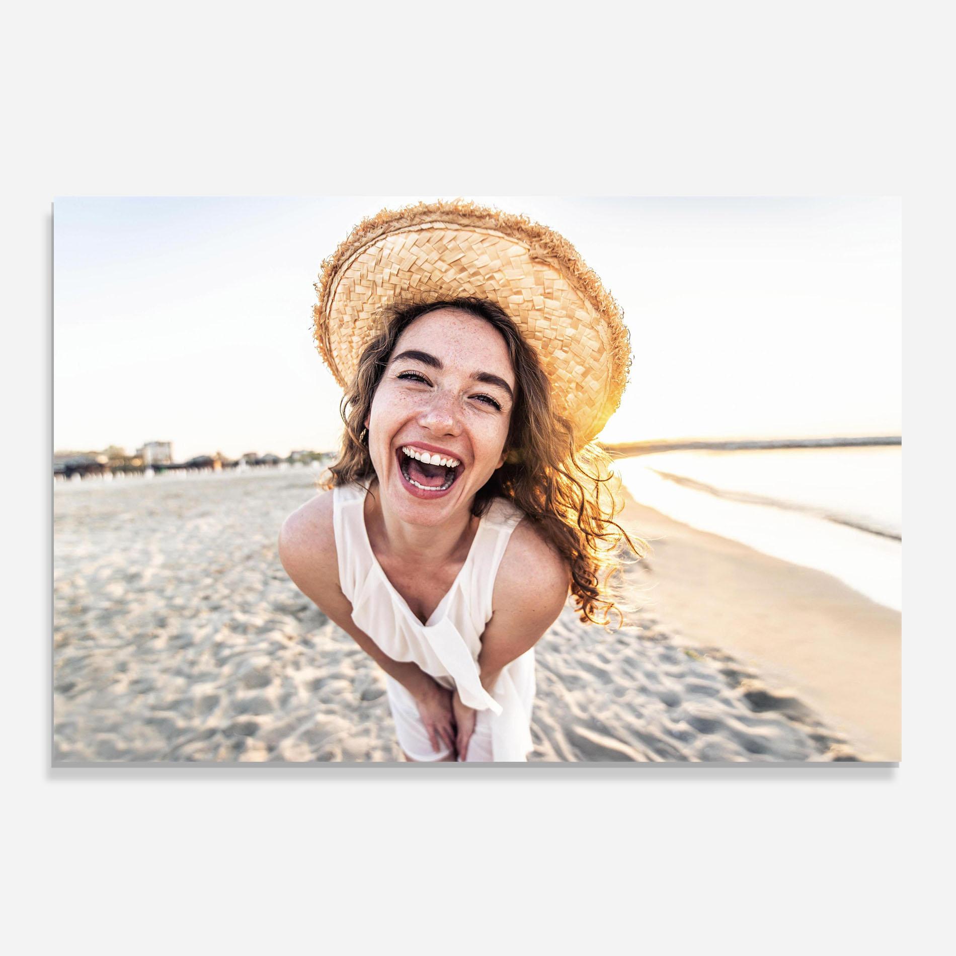 Küchenrückwand Glas Joyful Woman mockup 0