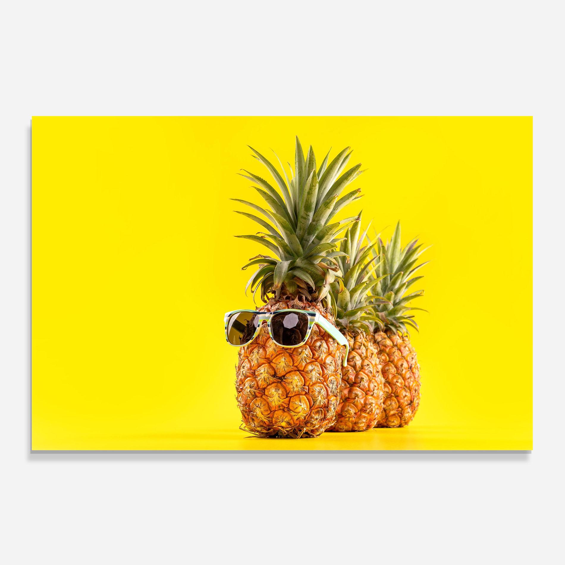 Küchenrückwand Glas Pineapple Looking Up mockup 0