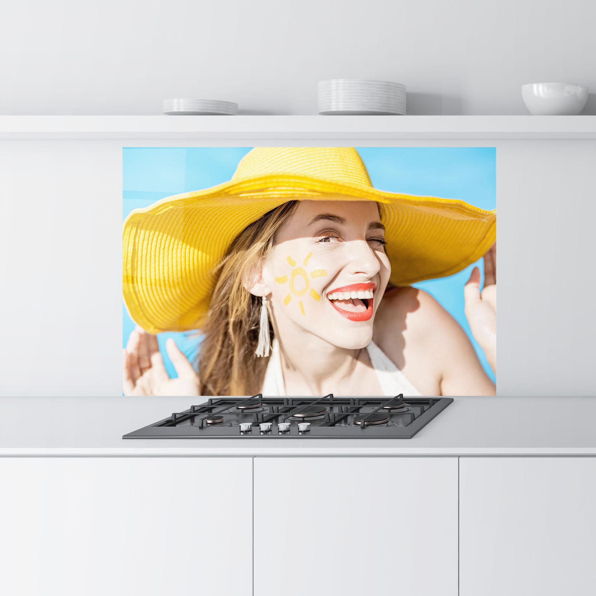 Küchenrückwand Glas Yellow Hat Woman mockup 9