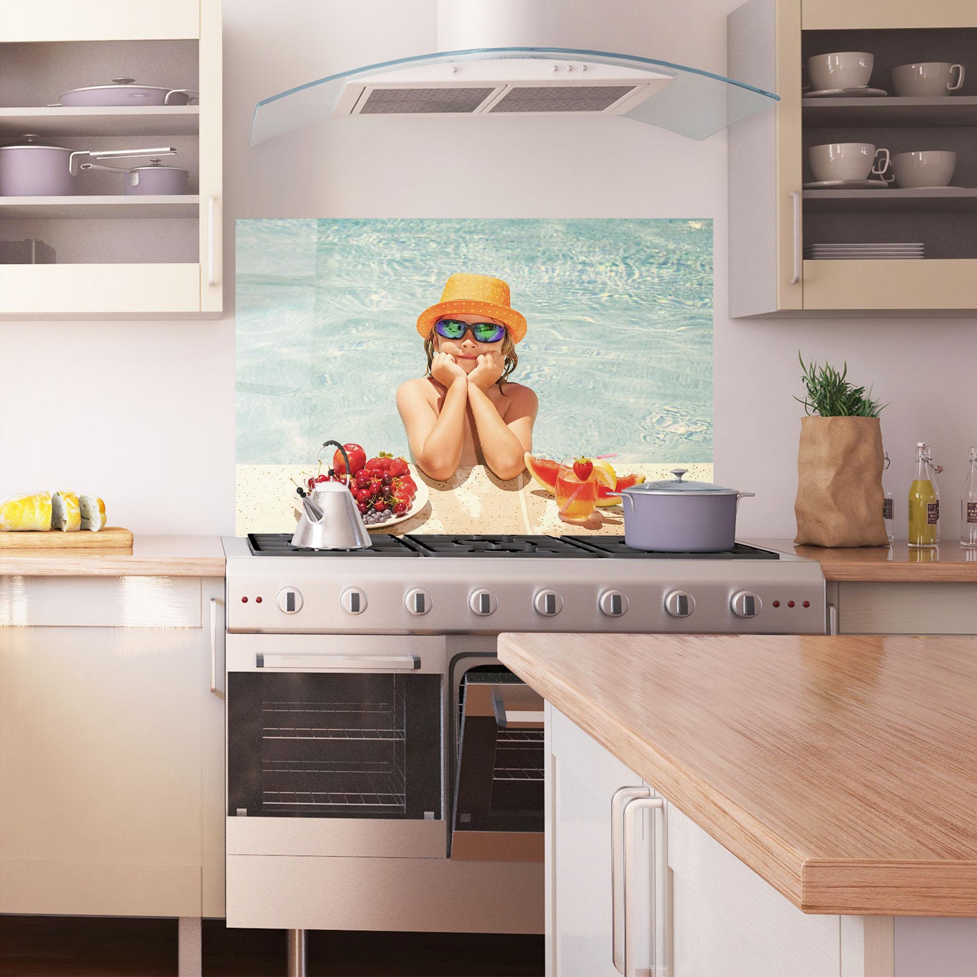 Küchenrückwand Glas Child Swimming mockup 1