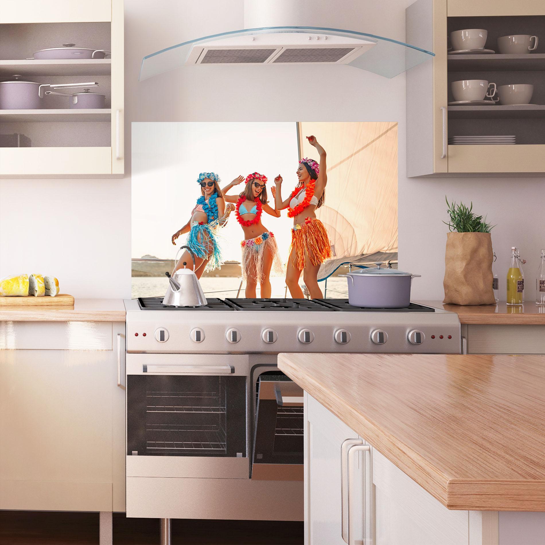 Küchenrückwand Glas Summer Party mockup 1