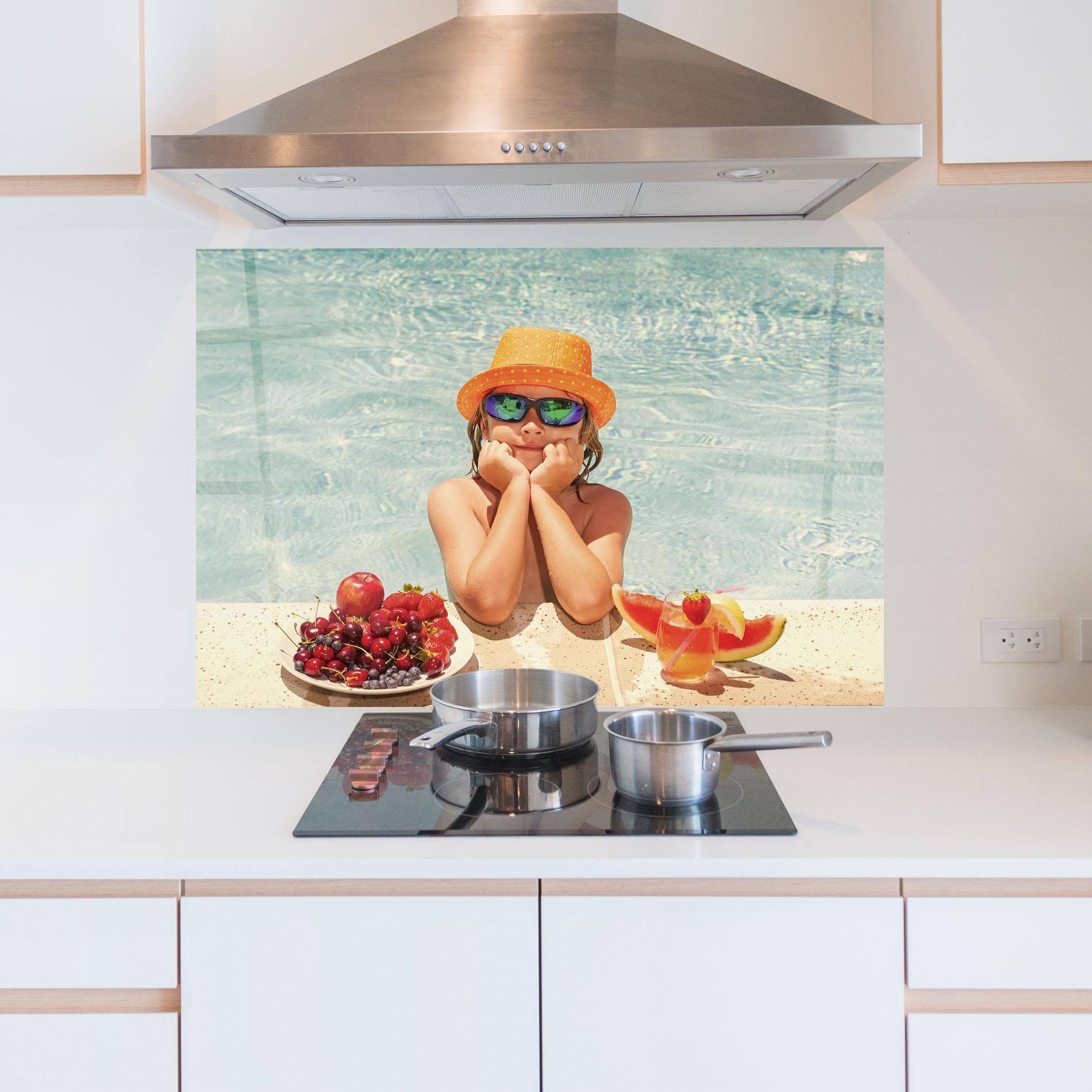 Küchenrückwand Glas Child Swimming mockup 5