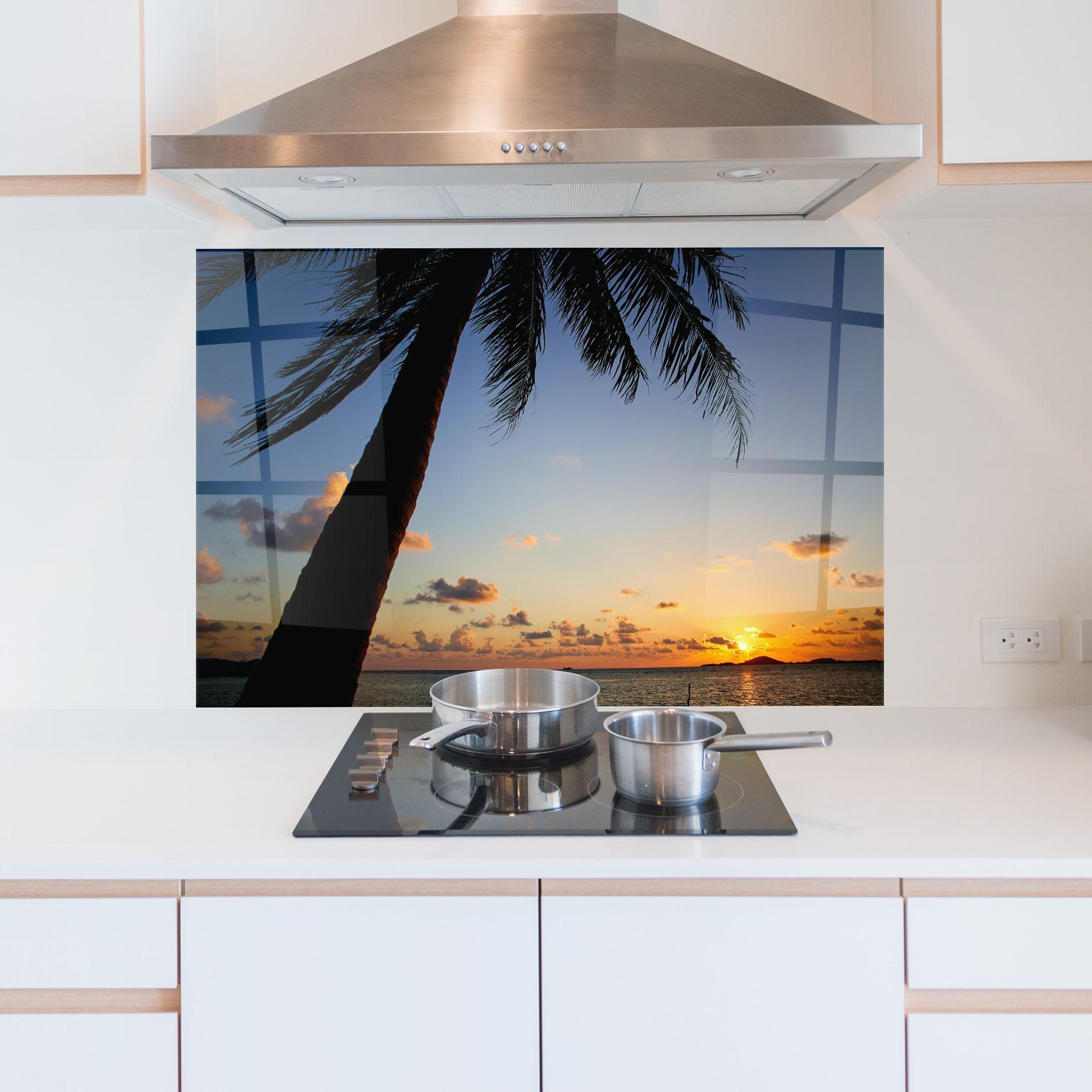 Küchenrückwand Glas Palm Tree Silhouette mockup 5