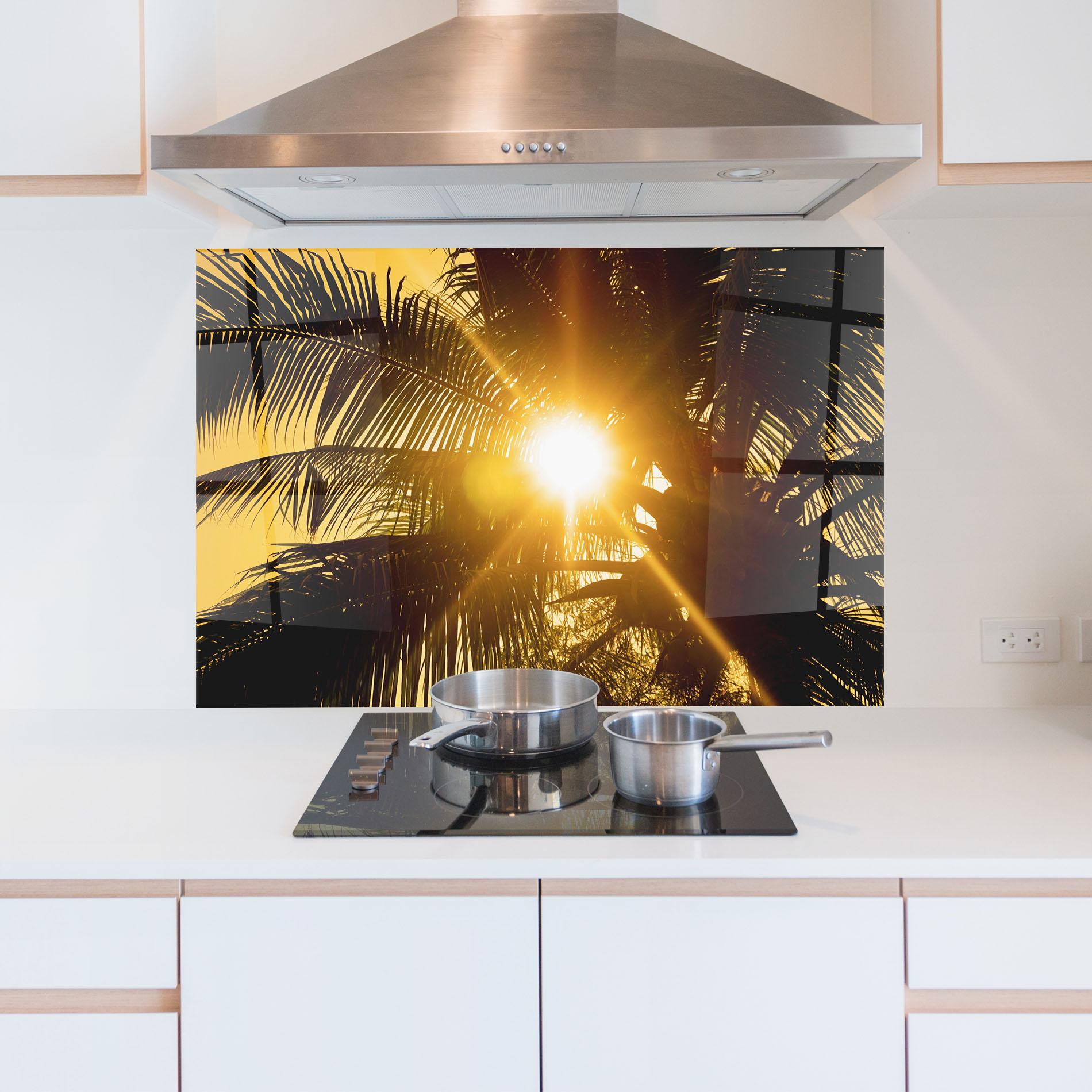 Küchenrückwand Glas Palm Trees Sun mockup 5