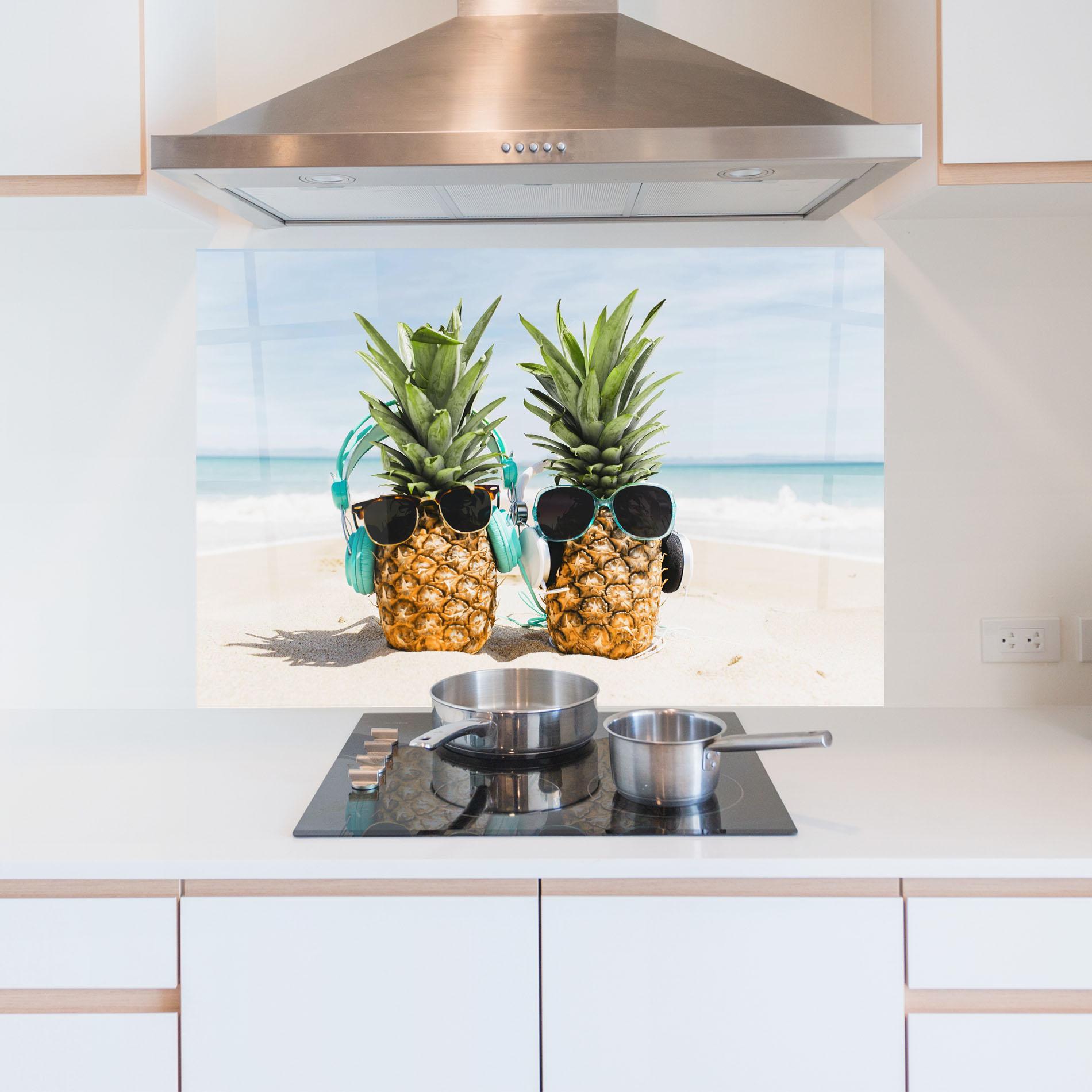 Küchenrückwand Glas Pineapples With Sunglasses mockup 5
