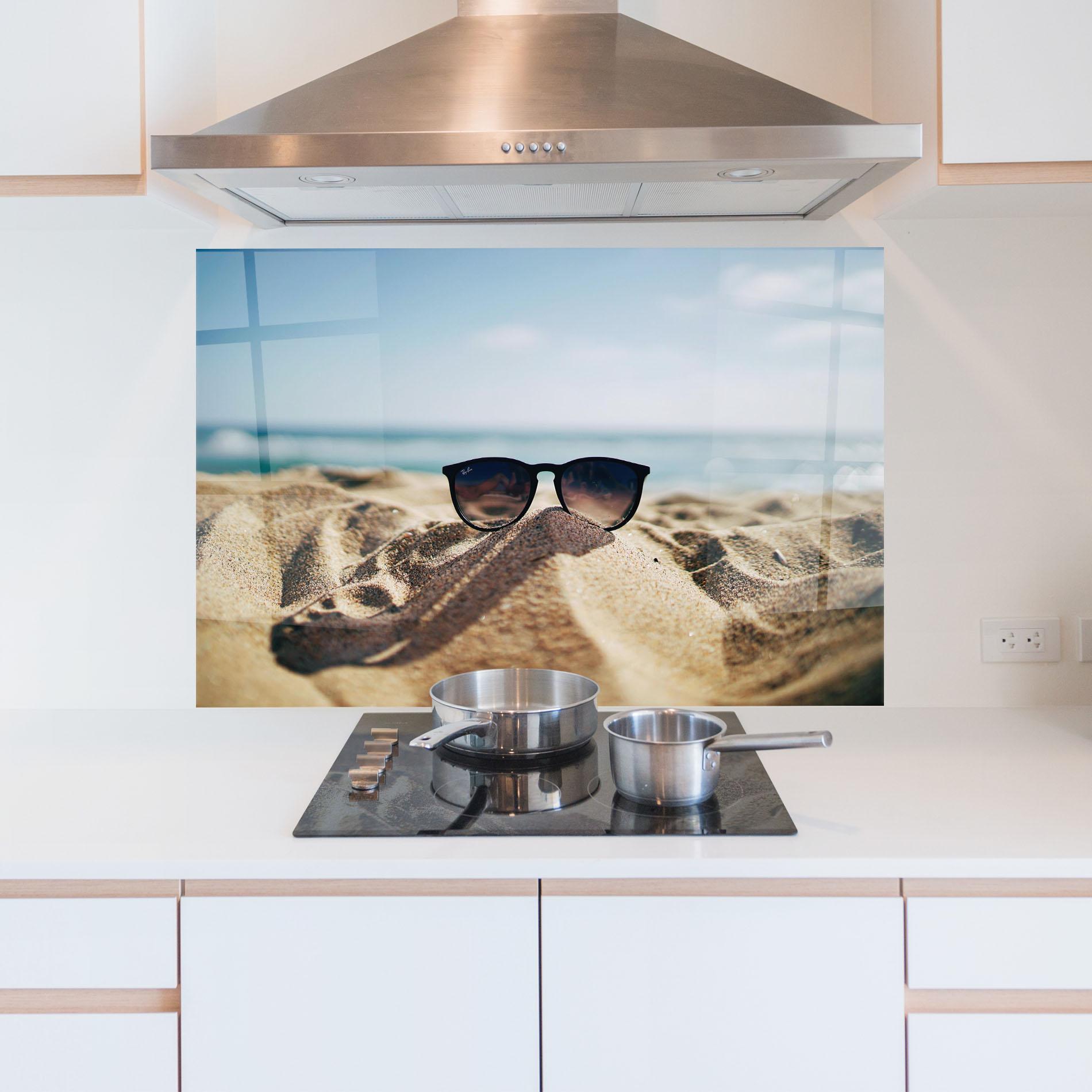 Küchenrückwand Glas Sand Glasses mockup 5