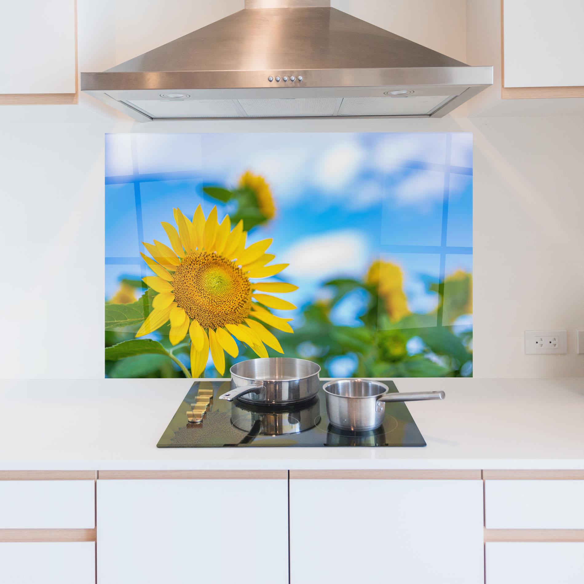 Küchenrückwand Glas Sunflower Sky mockup 5