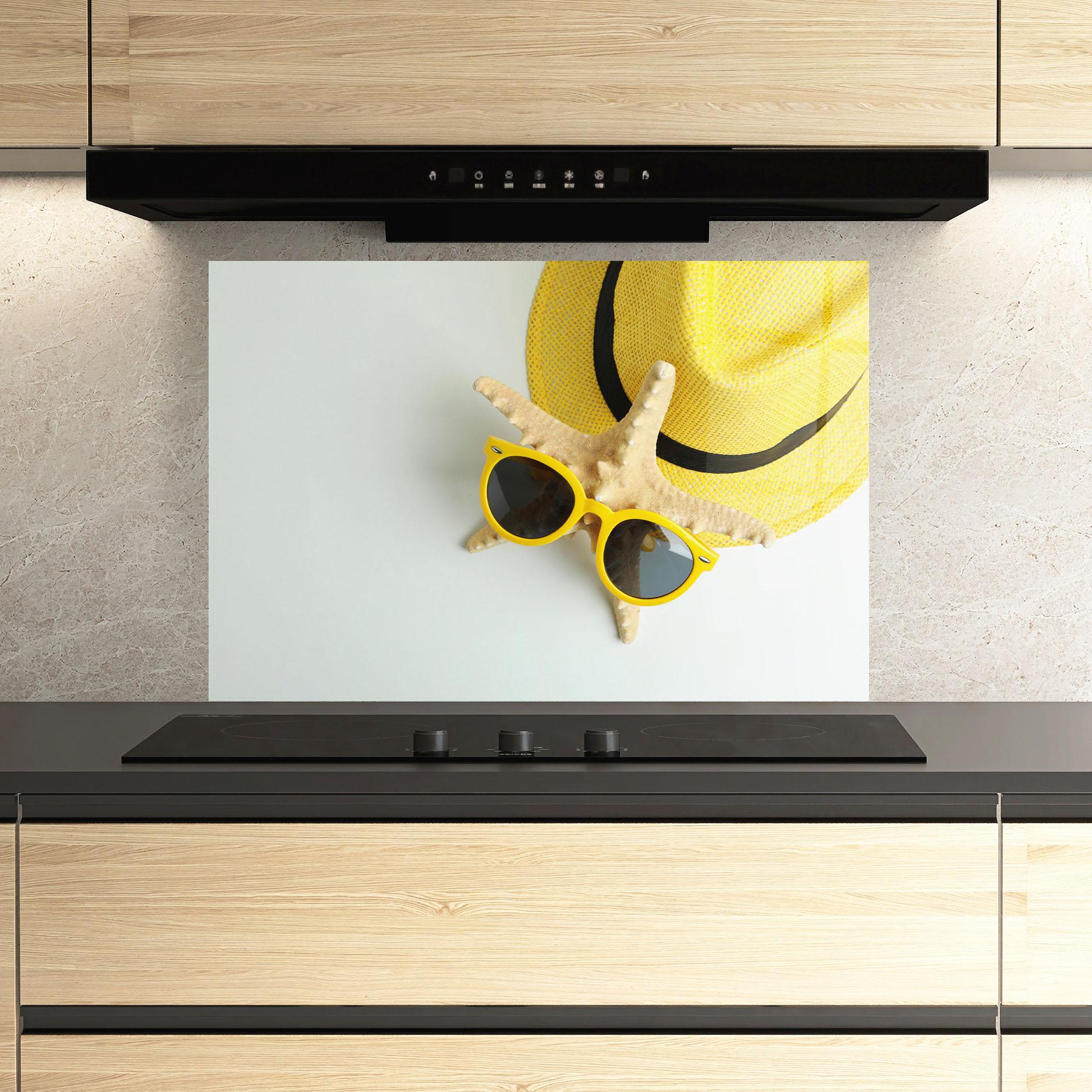 Küchenrückwand Glas Seastar Sunglasses mockup 3
