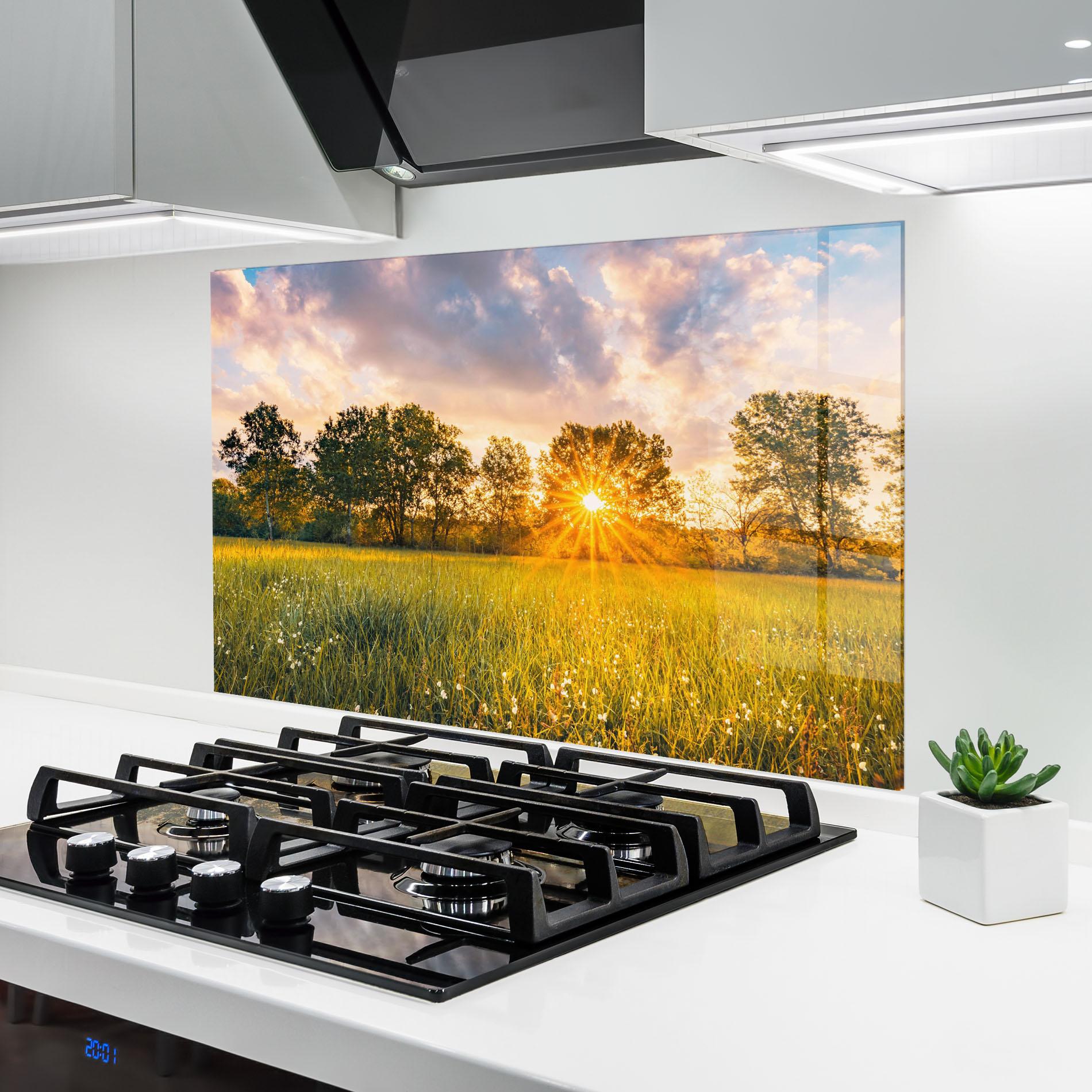 Küchenrückwand Glas Blossoming Meadow mockup 6