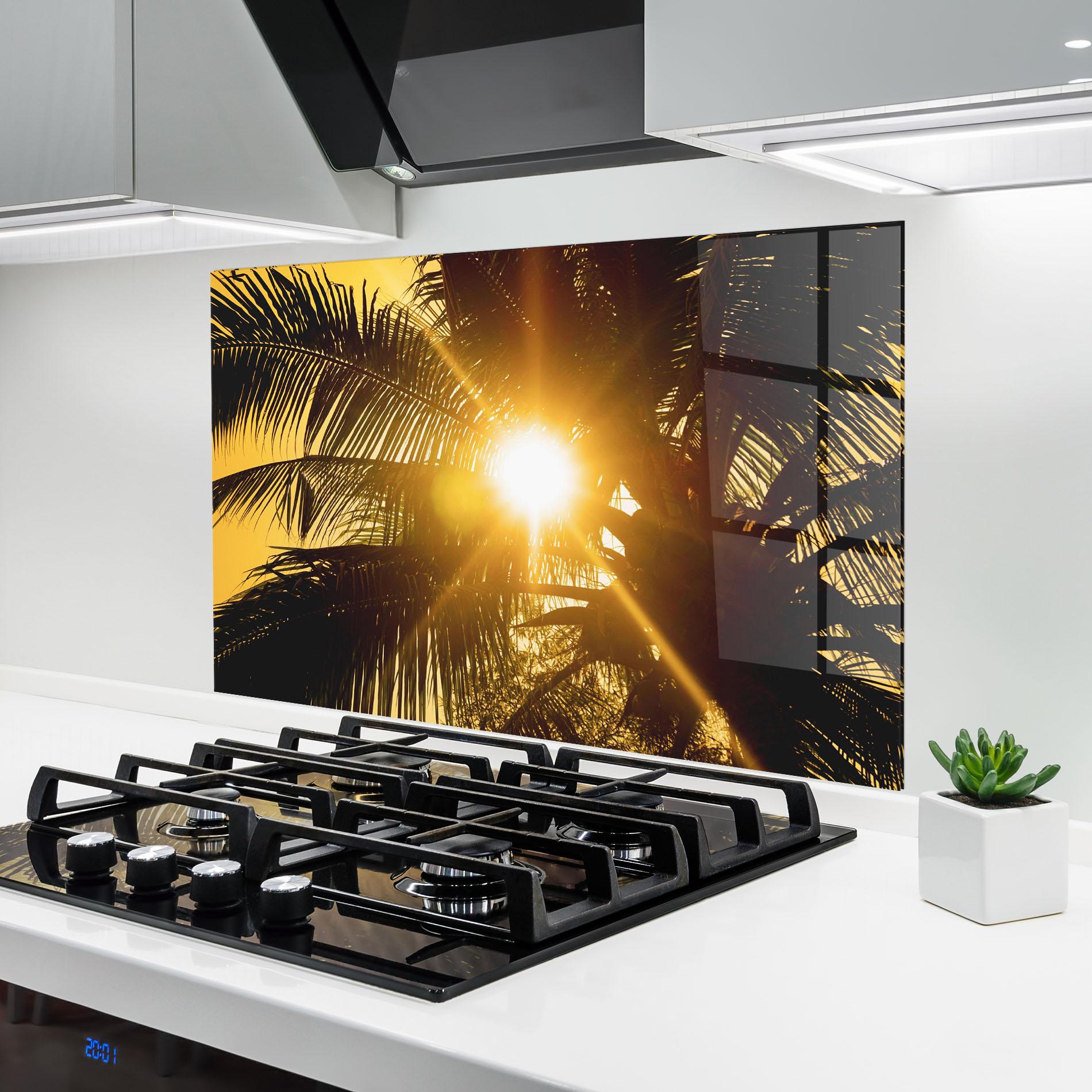 Küchenrückwand Glas Palm Trees Sun mockup 6