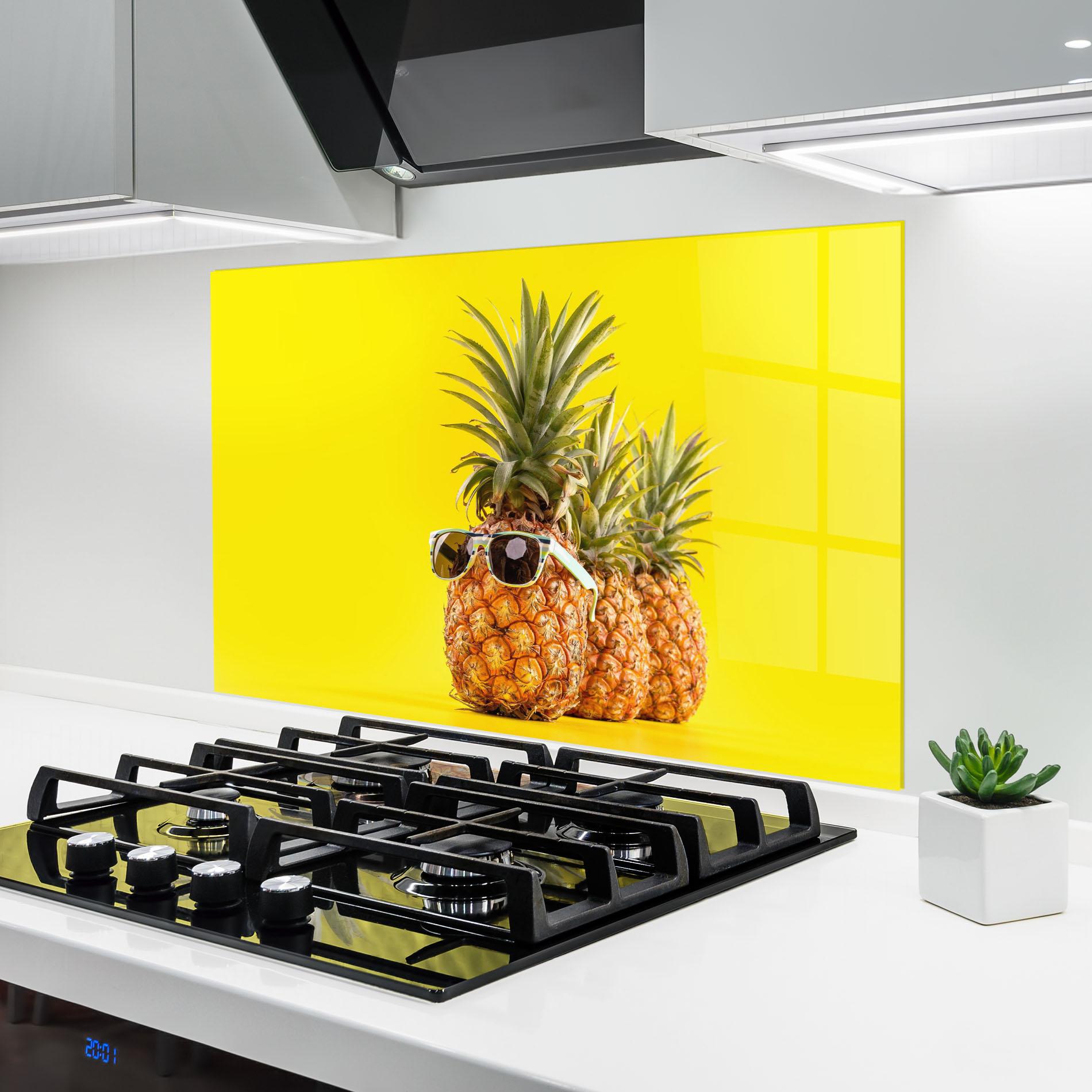 Küchenrückwand Glas Pineapple Looking Up mockup 6