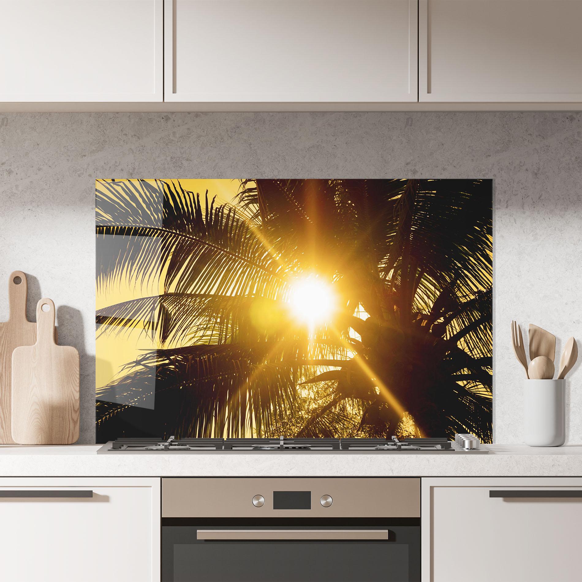 Küchenrückwand Glas Palm Trees Sun mockup 7