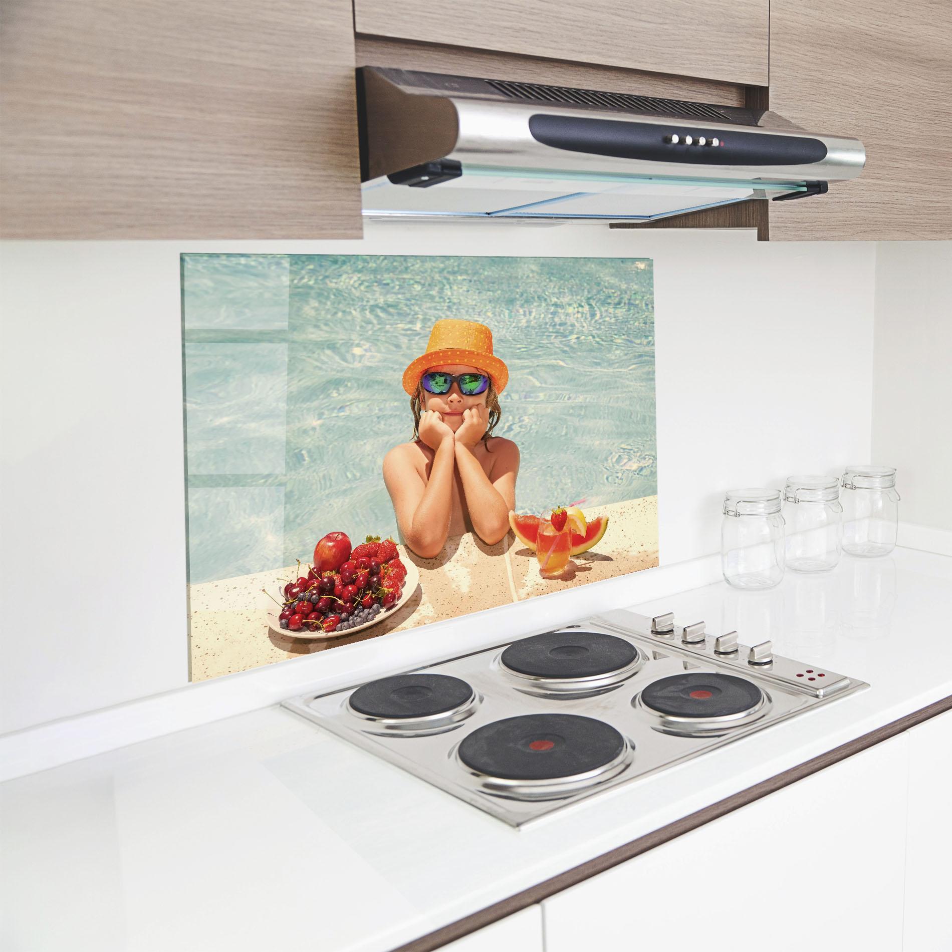 Küchenrückwand Glas Child Swimming mockup 8