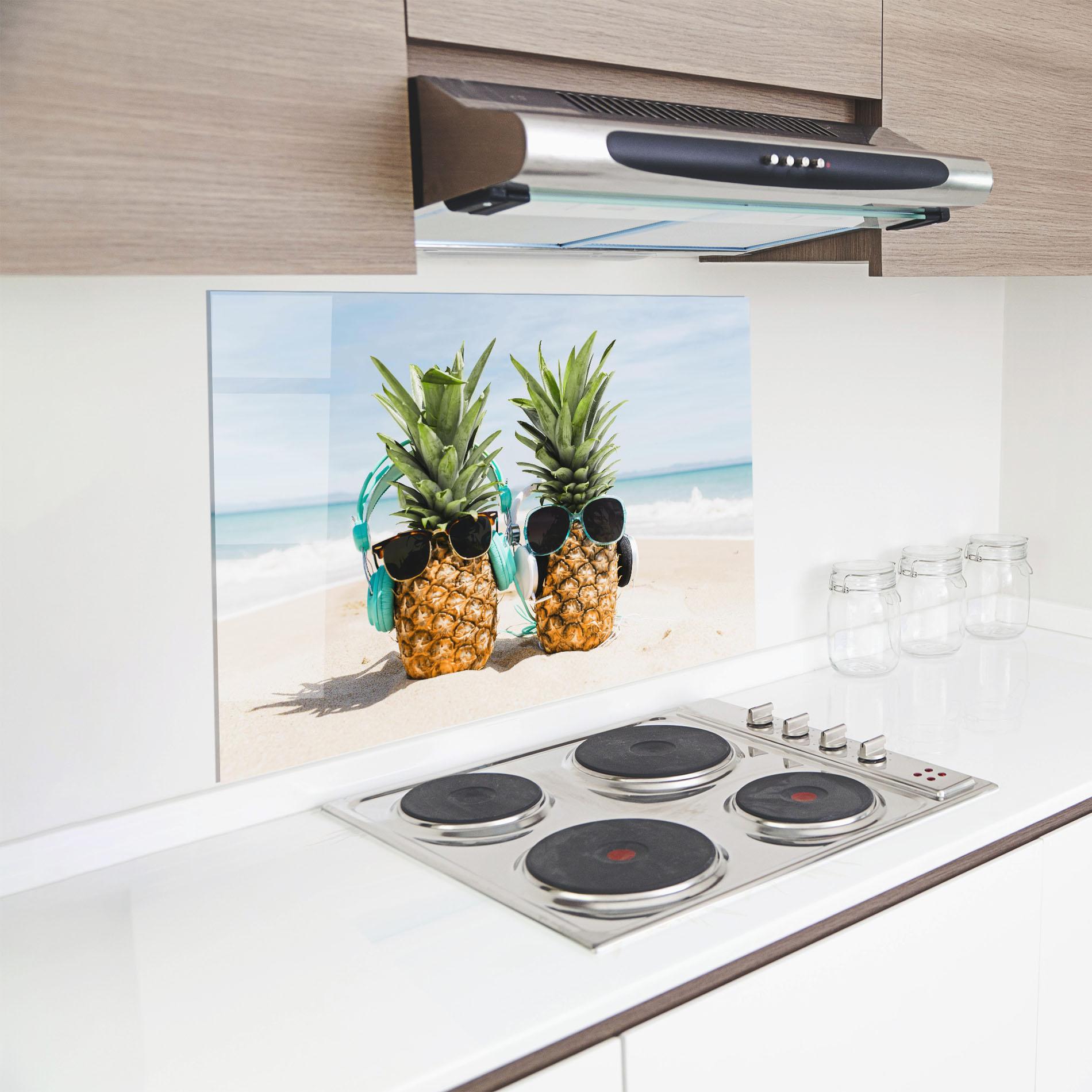 Küchenrückwand Glas Pineapples With Sunglasses mockup 8